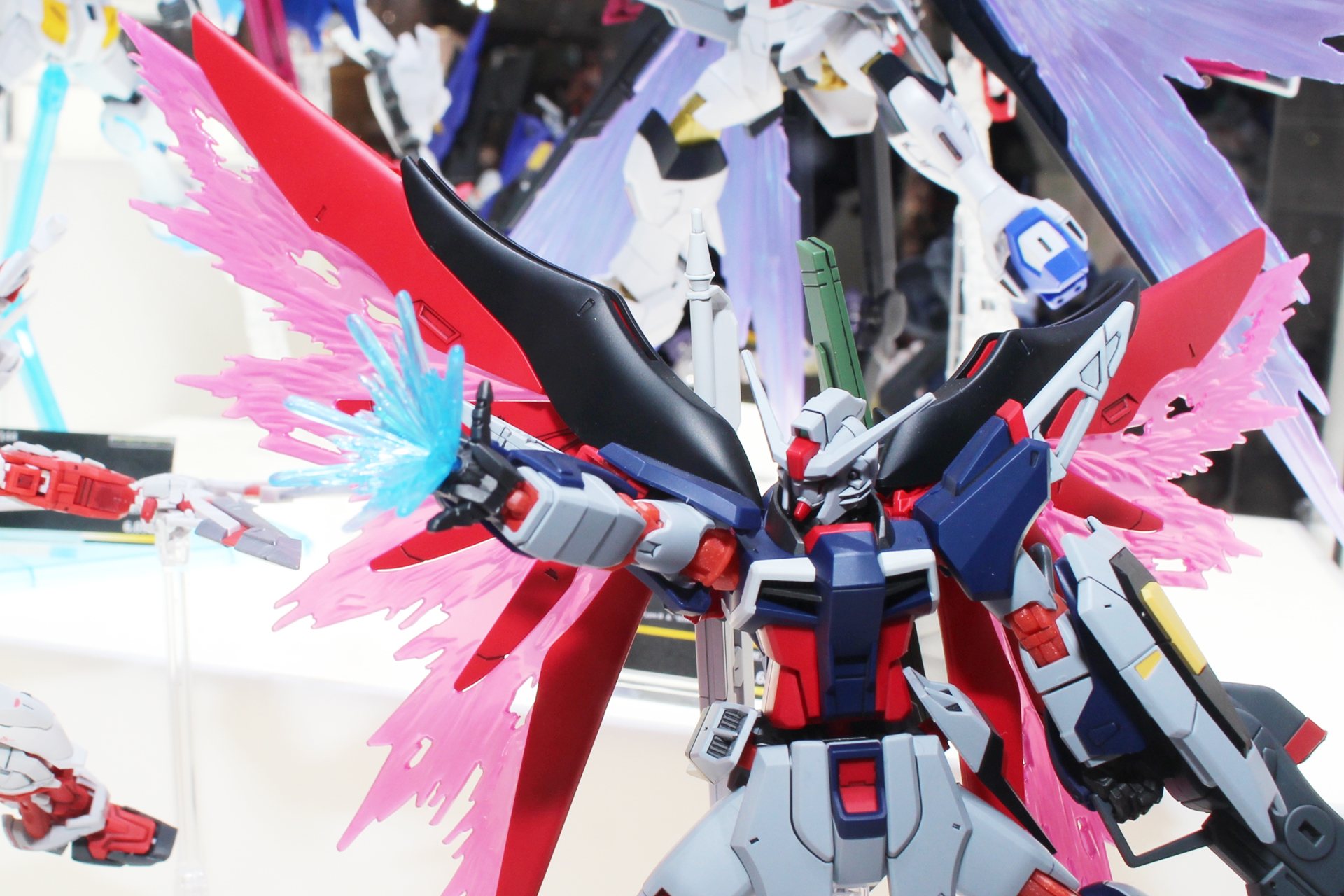 手のひらから発射されるビーム、パルマ・フィオキーナのエフェクト