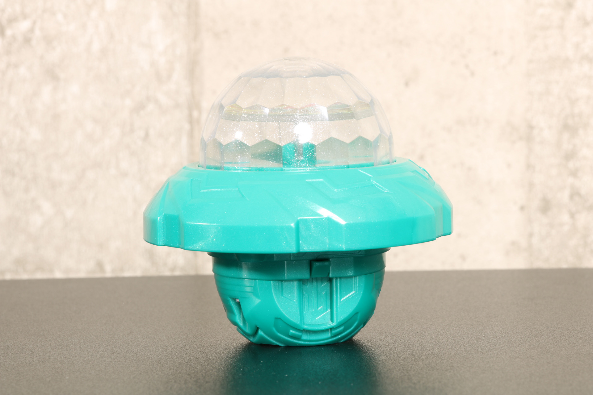 UFOのような全体デザイン