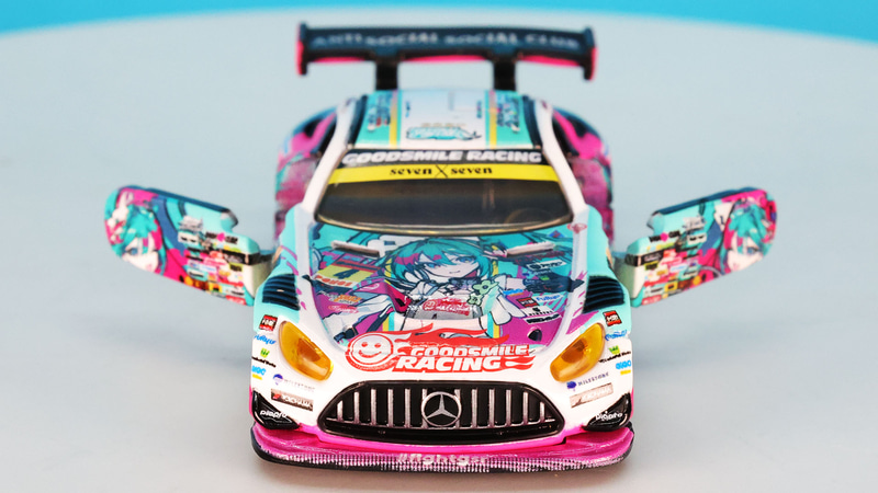 左右ドア開閉のアクションを持っています