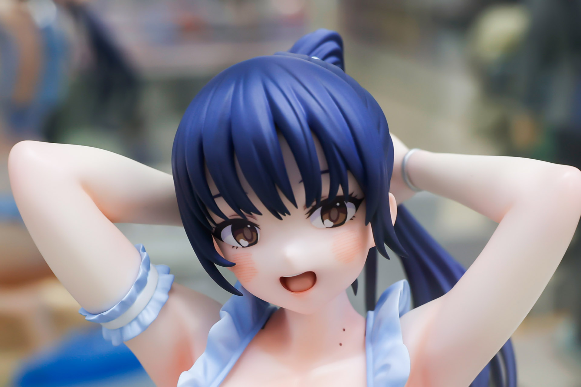 少し角度を変えると異なる表情が見えてくる