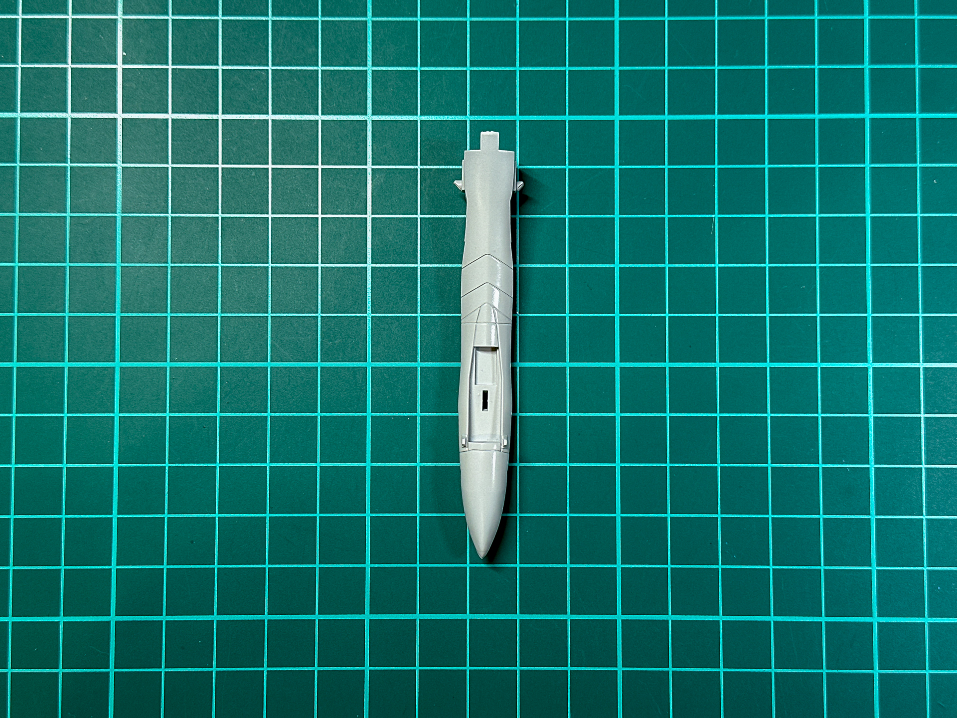 ホワイト部分には灰色9号で塗装しました。