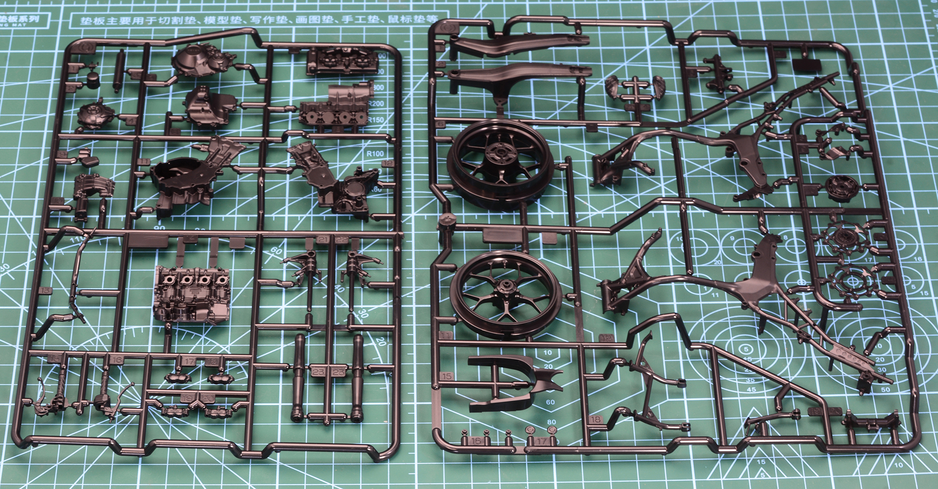 細かいパーツが多い、CとGランナー