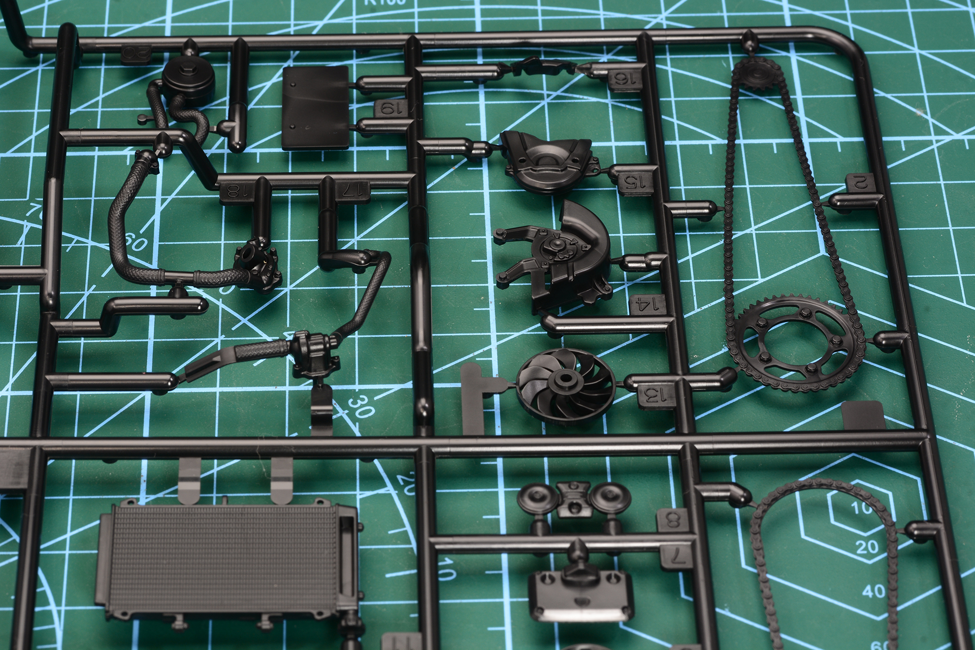 パーツの造形は非常に精密だ