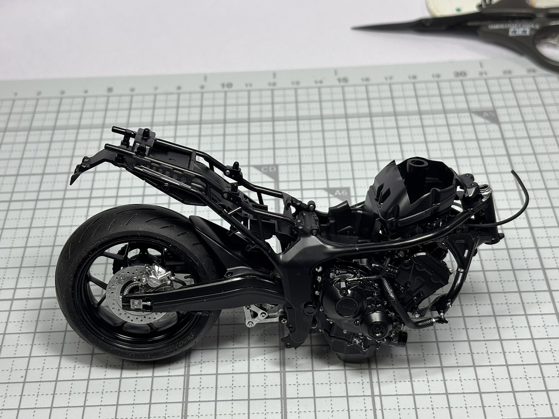 エアボックスをエンジン上部に配置