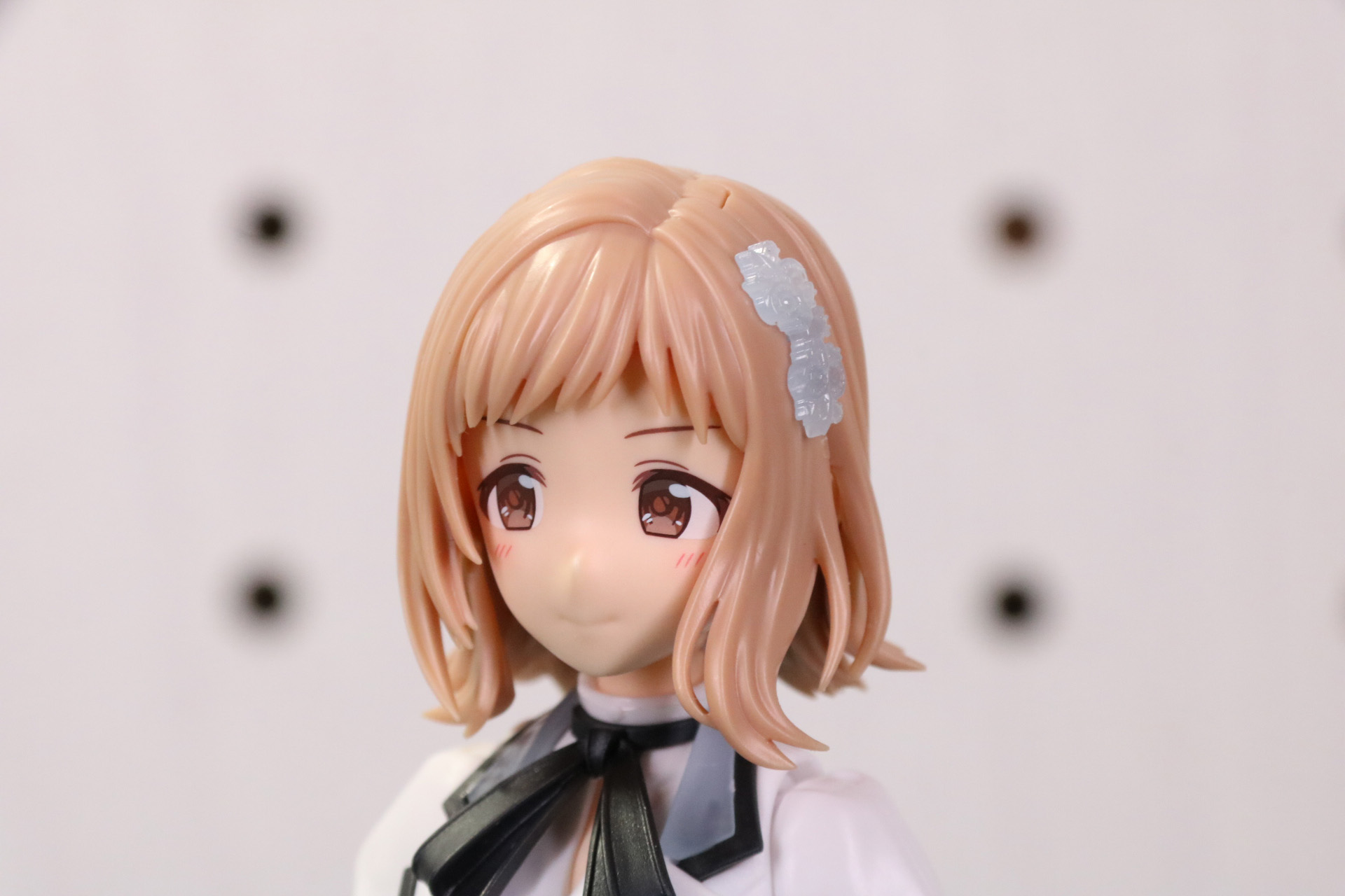 髪飾りなしの前髪パーツも付属
