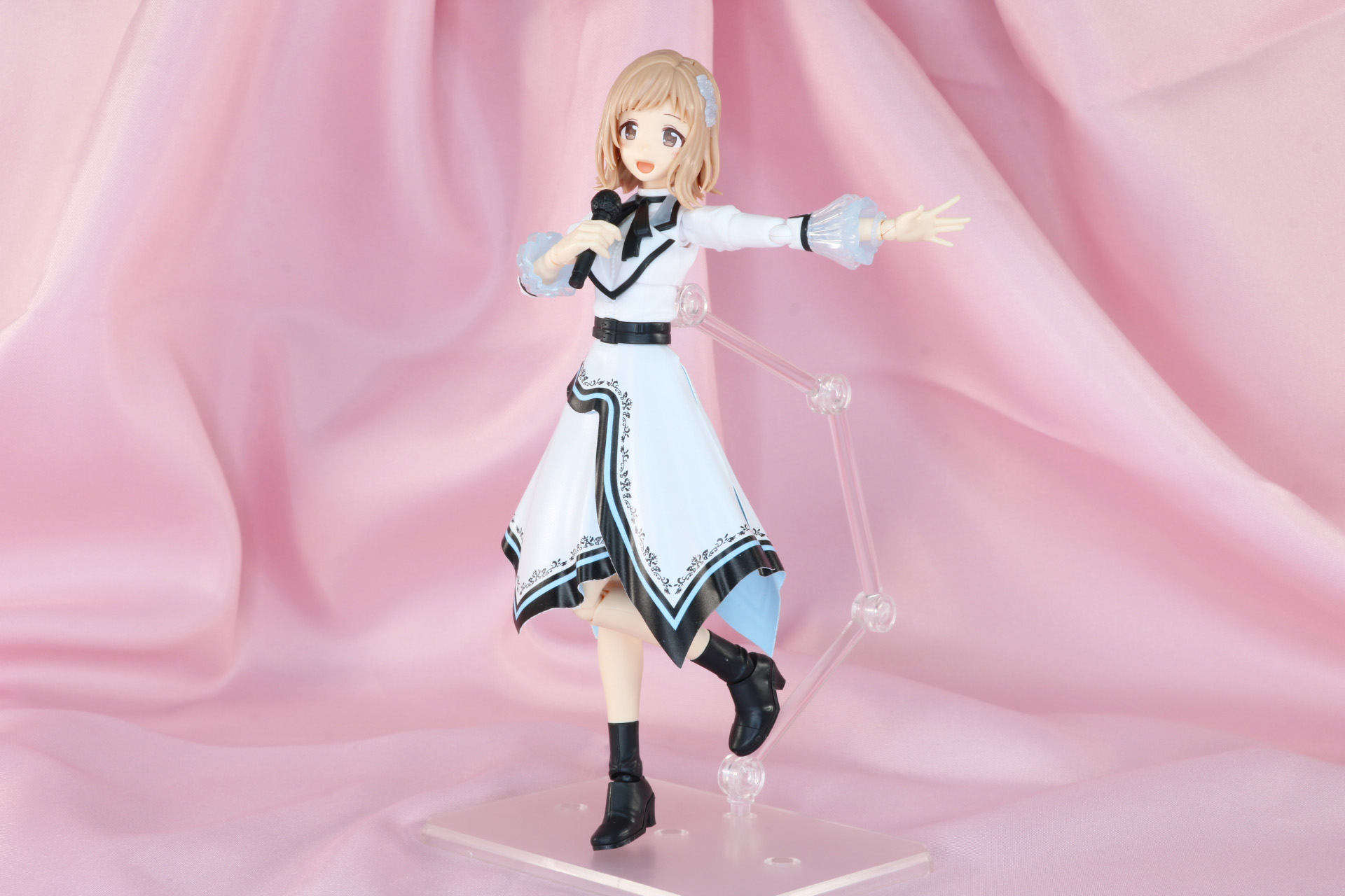 笑顔でのパフォーマンス