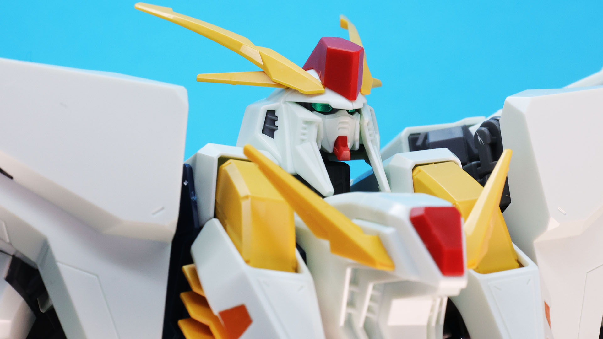 驚きのガンダムフェイスの登場！