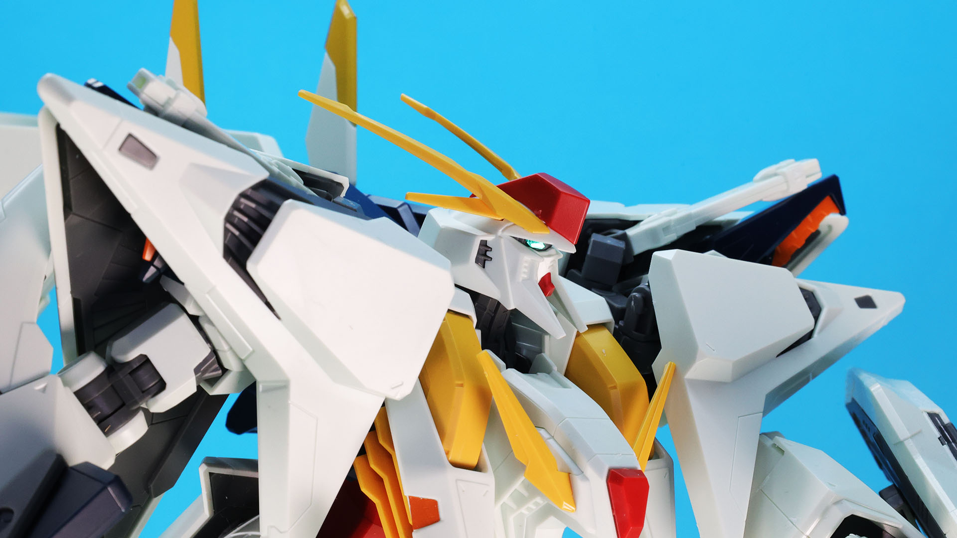 ガンダムフェイスのパーツは選択式です