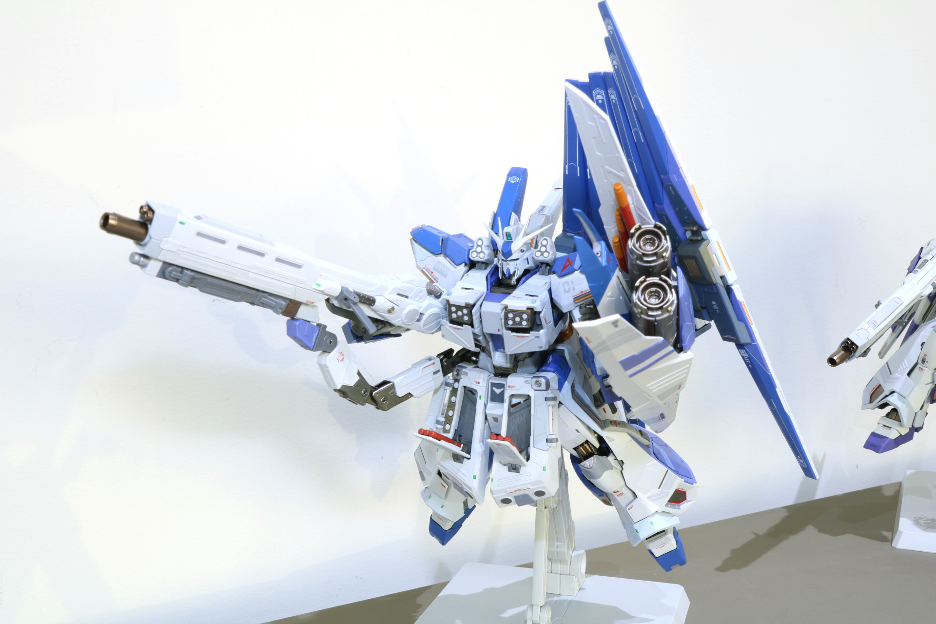 「METAL BUILD Hi-νガンダム［METAL BUILD EXPO］」に「METAL BUILD Hi-νガンダム専用HWSオプションセット」を装着