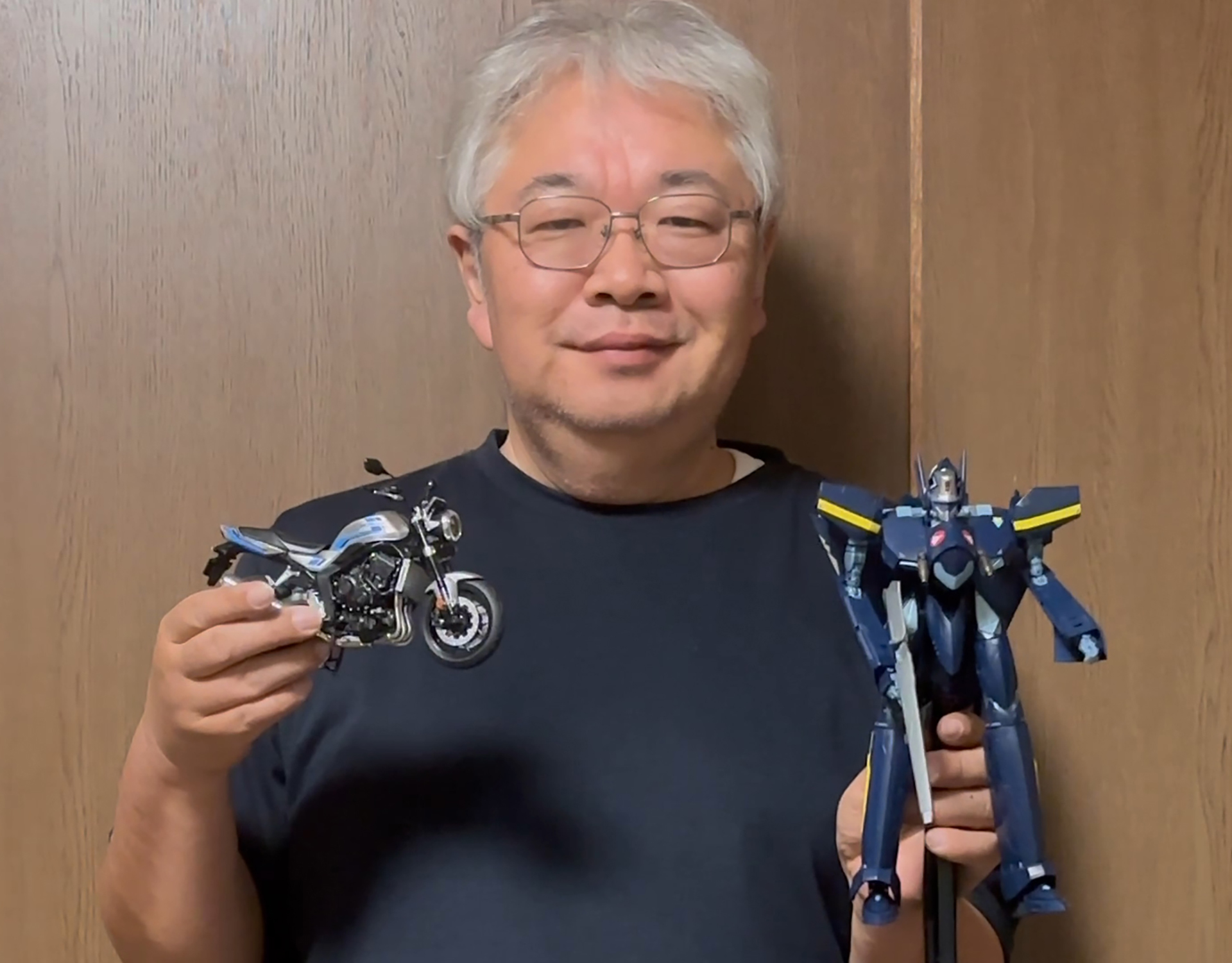 フィギュア、プラモデル、ゲームなど、部屋の中でとことんまで楽しめるホビーには疲労回復ウェア「リカバリープロラボ」はぴったりだ