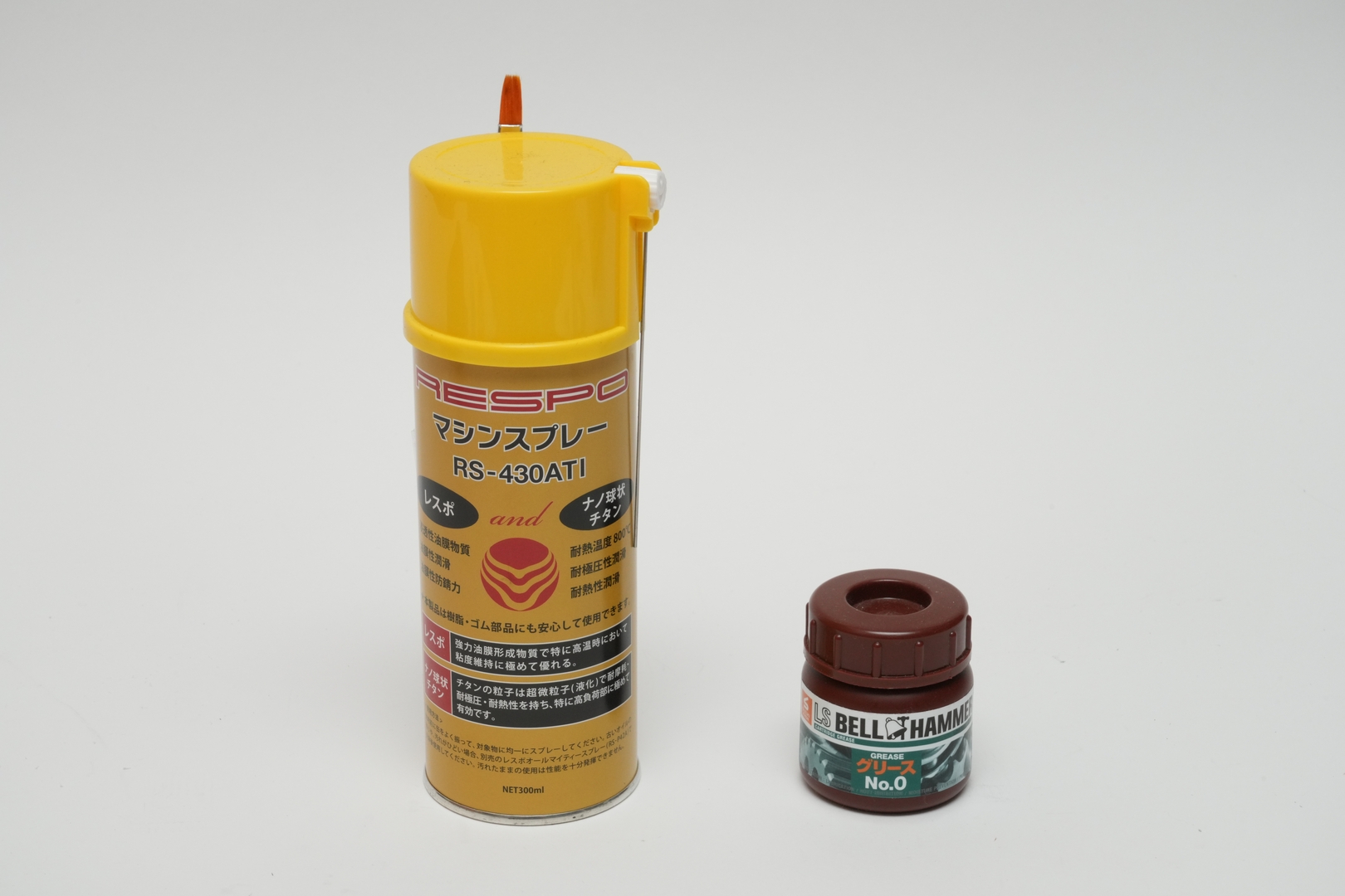 メーカー指定外の潤滑剤は不調の原因となる可能性がある。指定外の潤滑剤を使用する際はあくまでも自己責任で行なってほしい（上記の潤滑剤は筆者がほかの電動ガンでも使用しているもの）