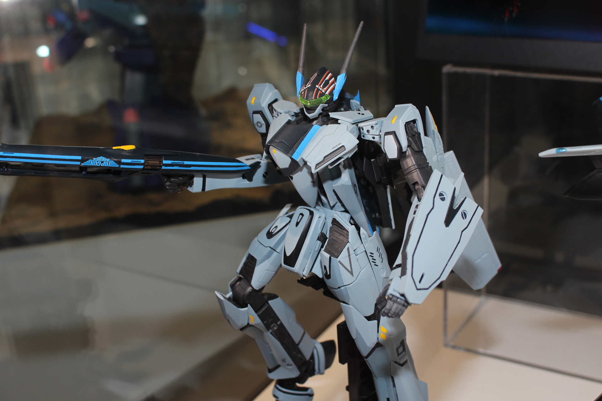 バルキリーの名がつく機体は様々なカラーバリエーションが登場したが、特定の映画とのコラボカラーは異例だ