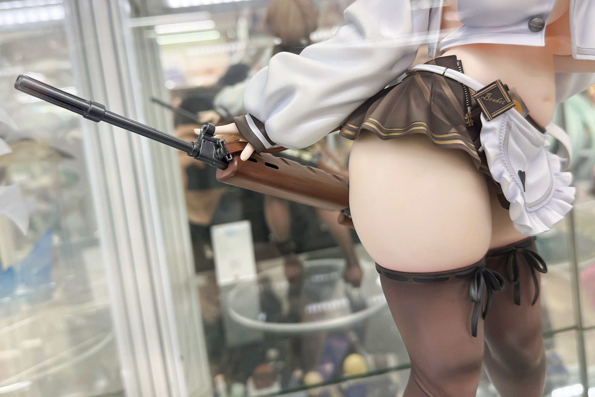 背中側に持っている銃が「チューイング・テイスティ」だ