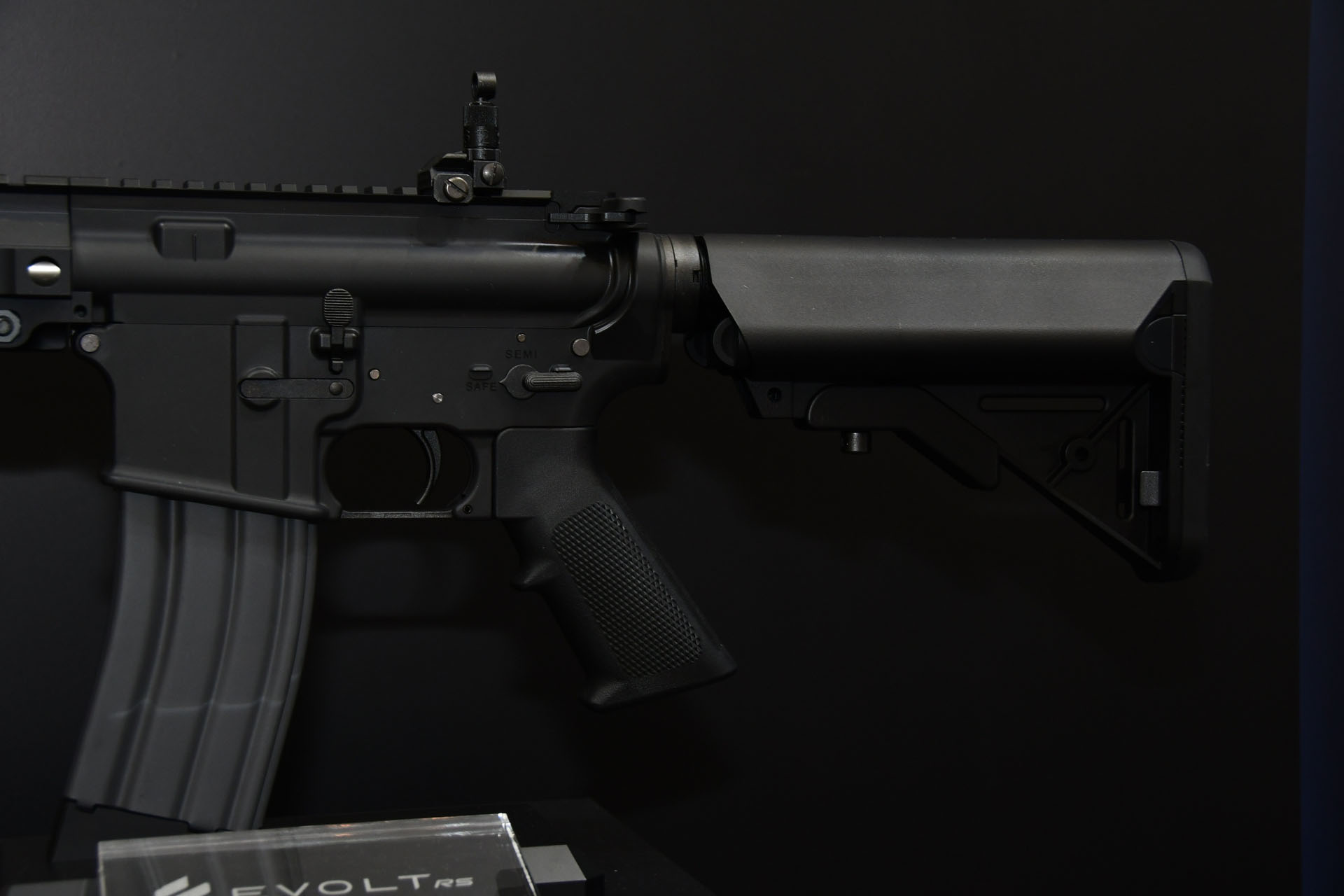 現代のユーザーに強く訴求する実銃表現にこだわった外観