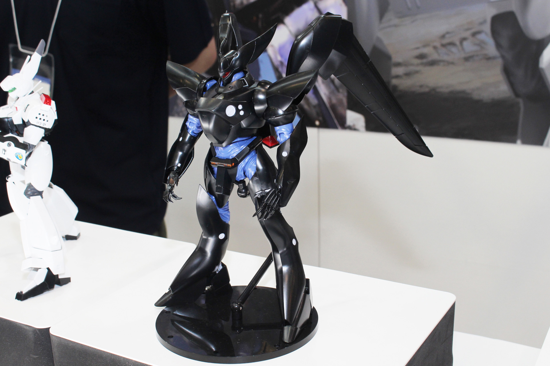アオシマ「機動警察パトレイバー 1/43 TYPE-J9 グリフォン」。10月発売予定。価格は11,880円