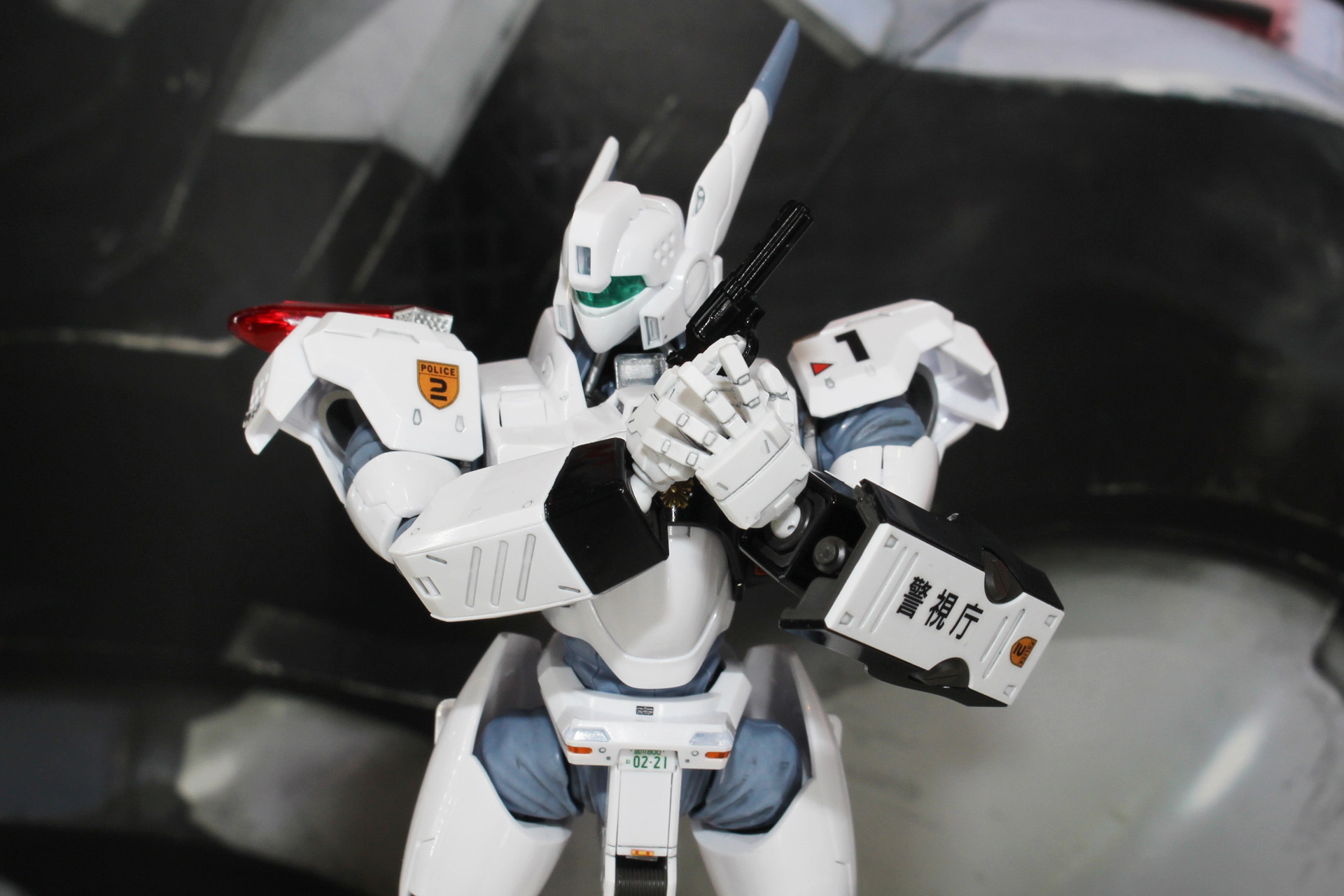 旧AV-98を改修した設定のイングラム・プラス。異なる形状の肩アーマーも再現