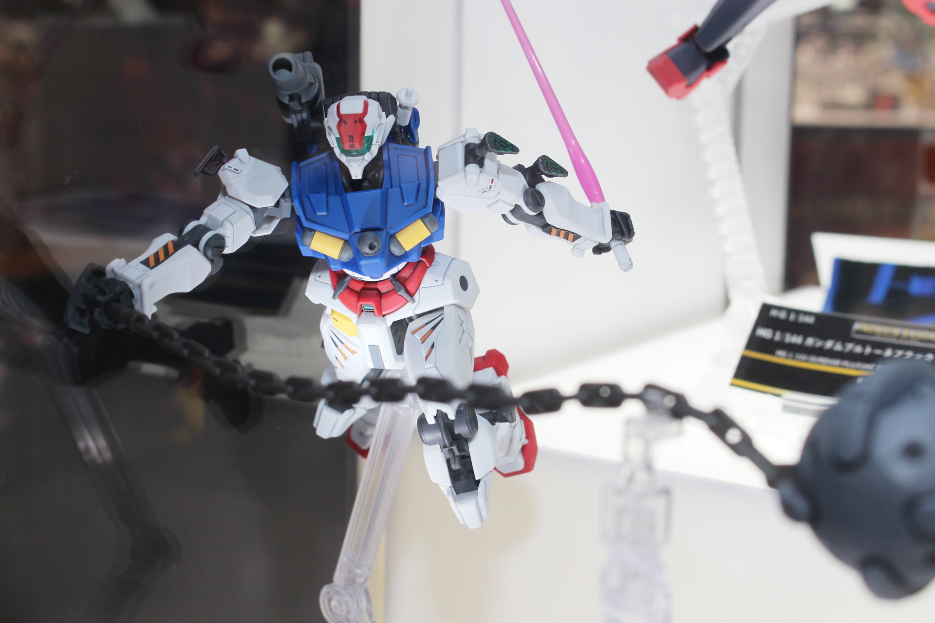 「HG 1/144 セイラ専用軽キャノン」。2025年10月17日発送（1次予約分）。価格は2,530円。プレミアムバンダイ販売商品
