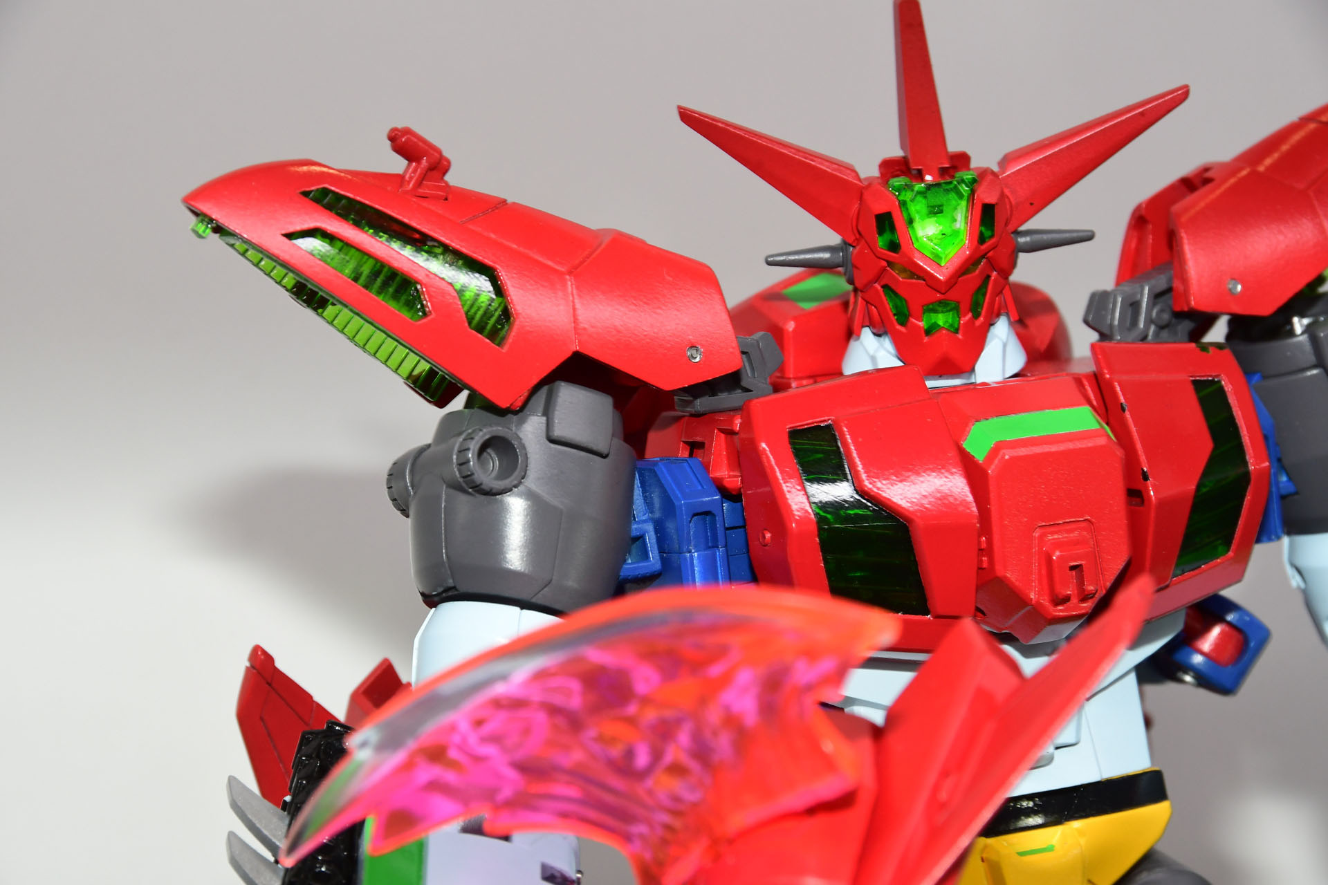 クリアパーツなど、完成品フィギュアとしての演出も見逃せない