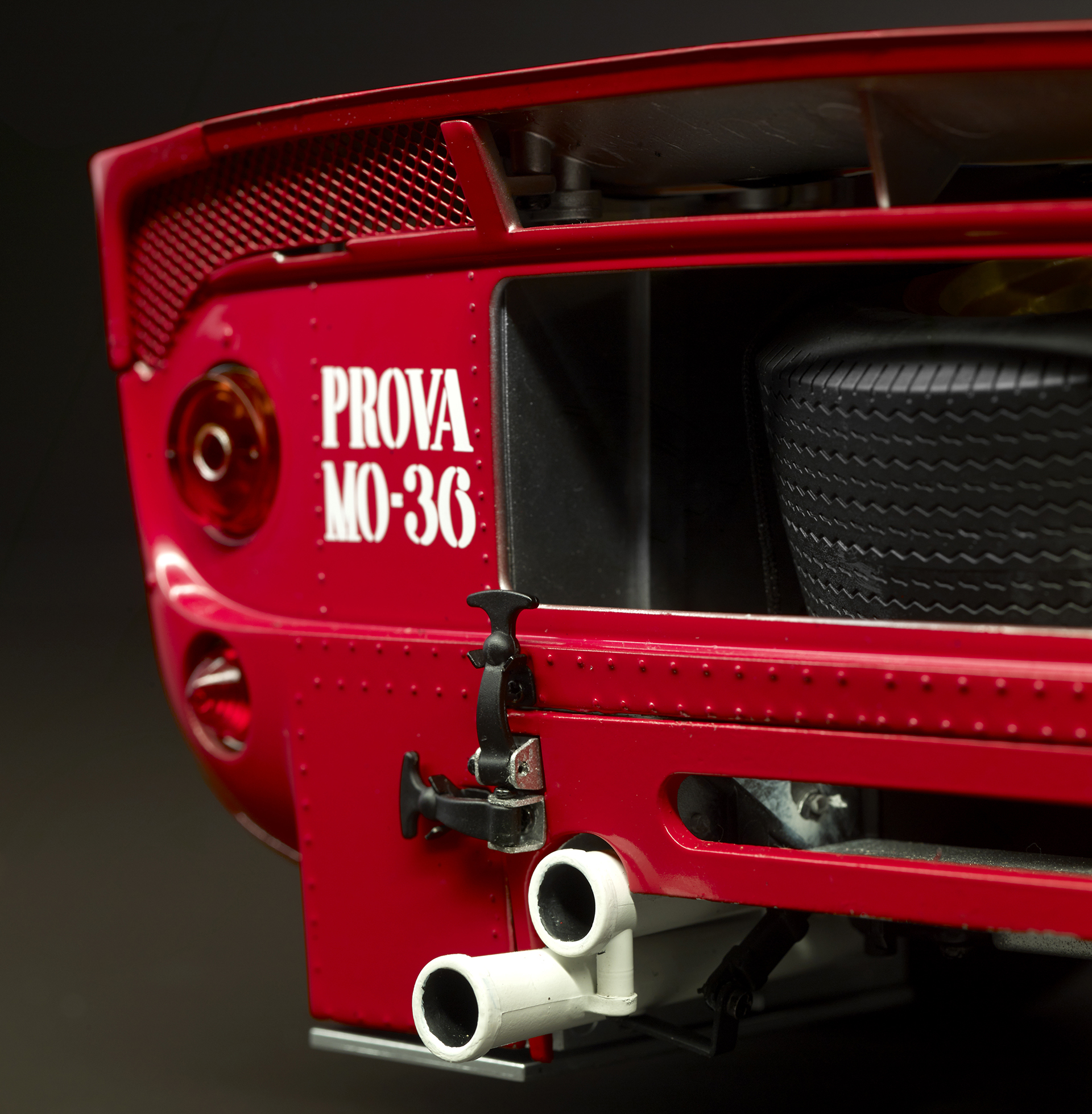 ナンバーは「PROVA MO-36」
