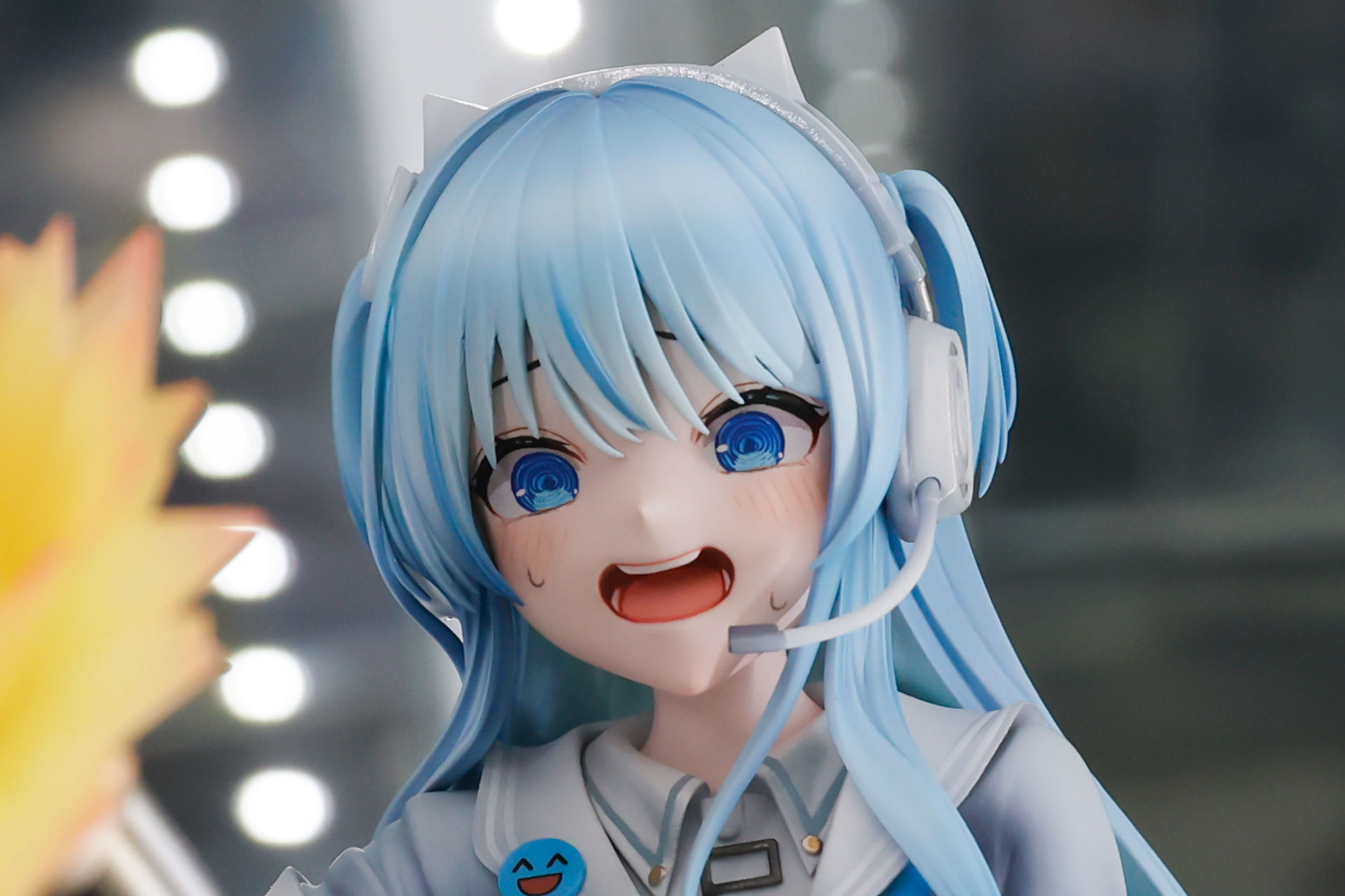 赤らめた頬や汗も含めて再現されている