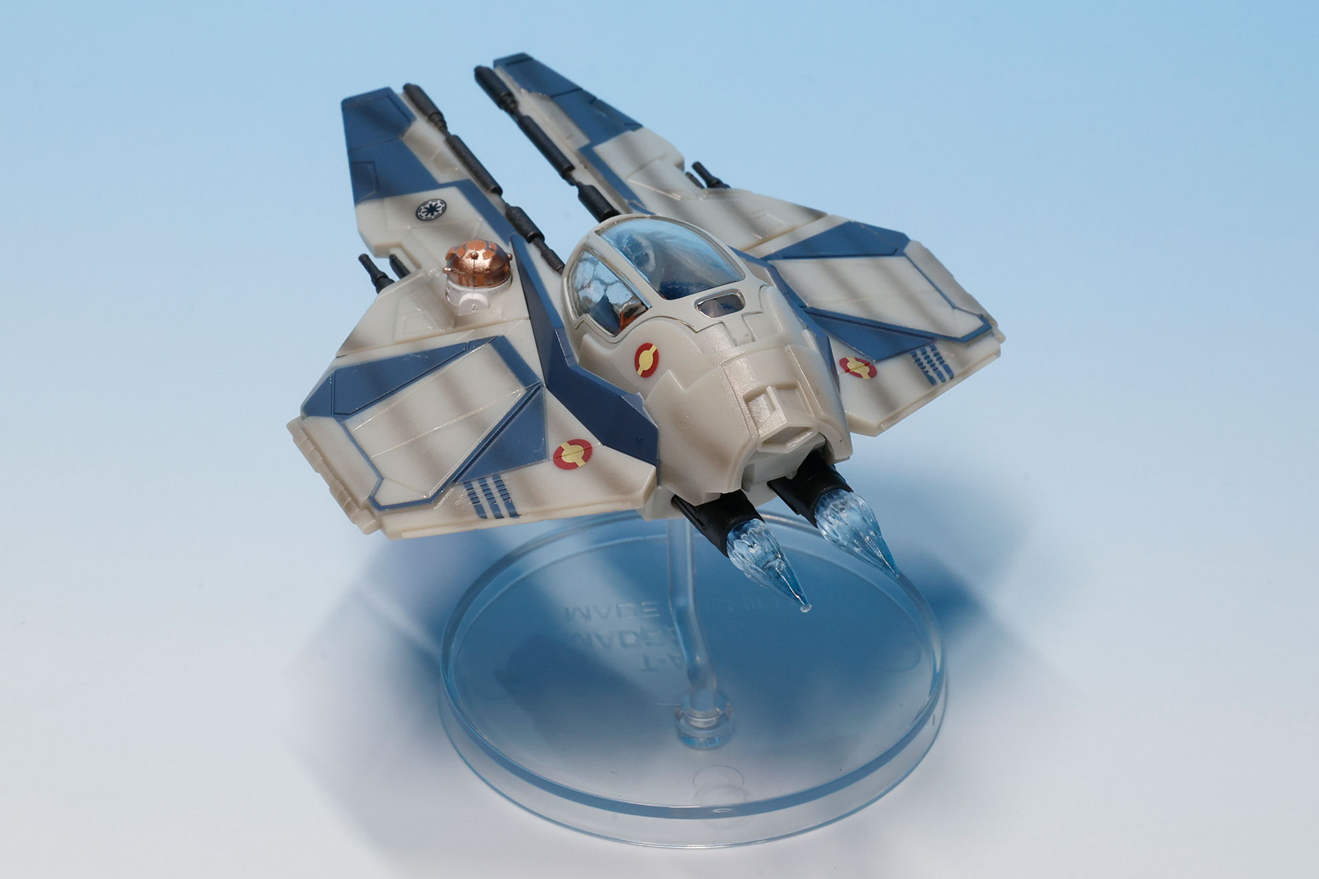青い機体もジェダイらしい色合いだ