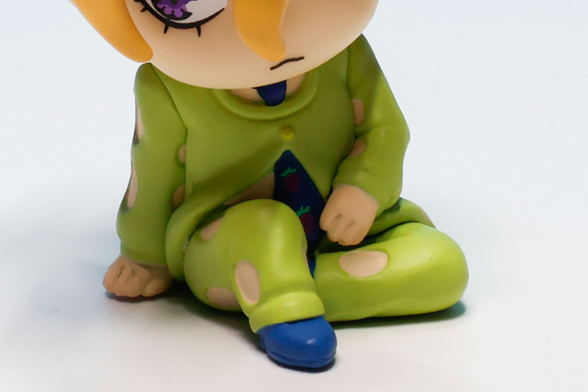 もちろん衣装は穴だらけだ