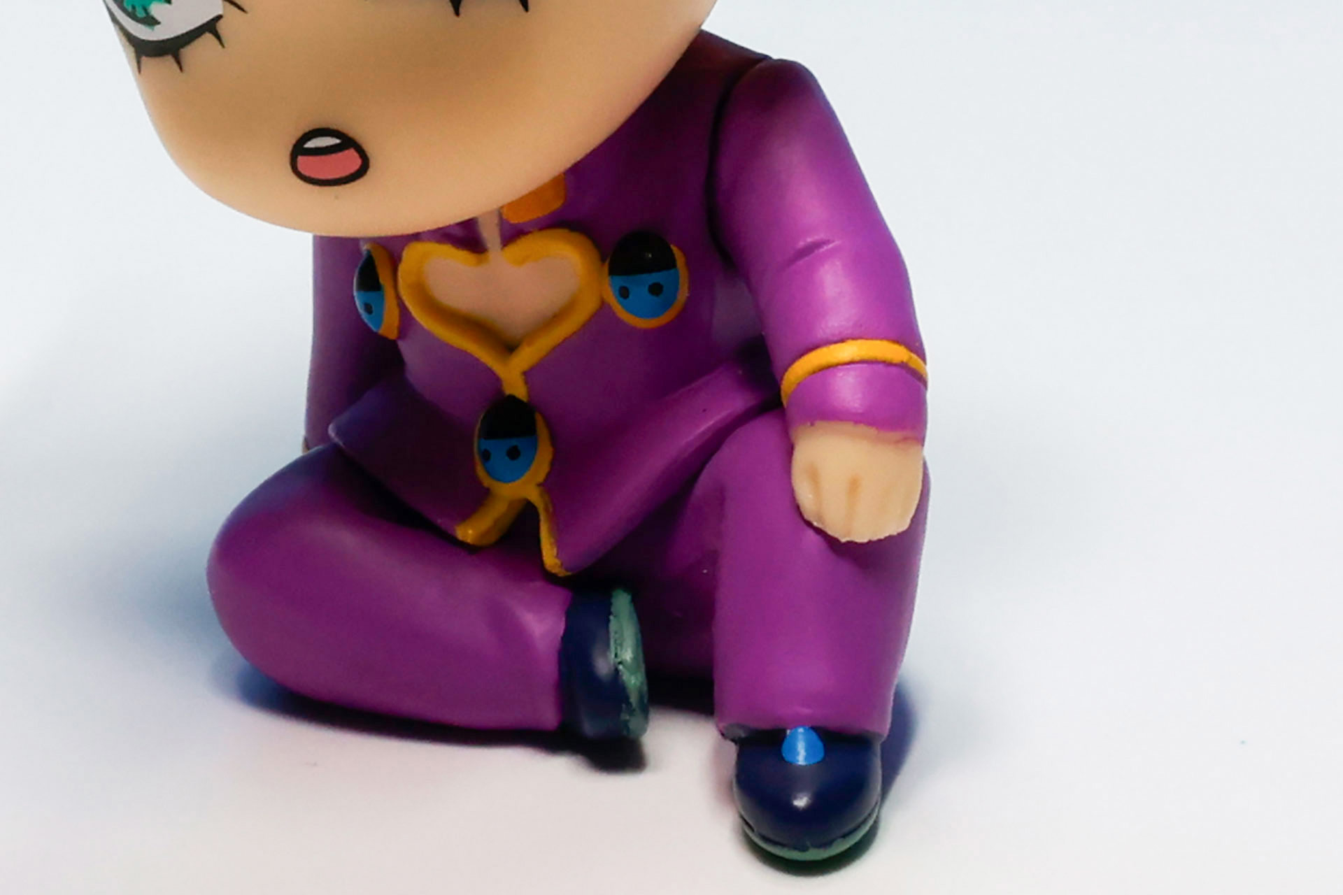 衣装も細かく塗り分けられている