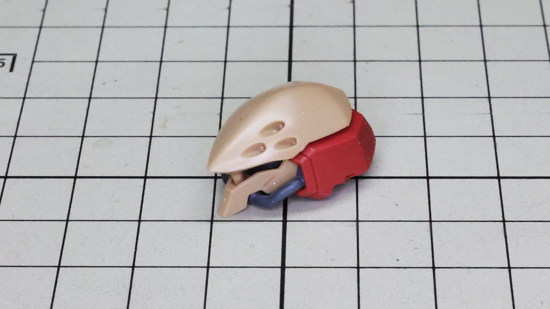 完成した頭部。シャープな造形です