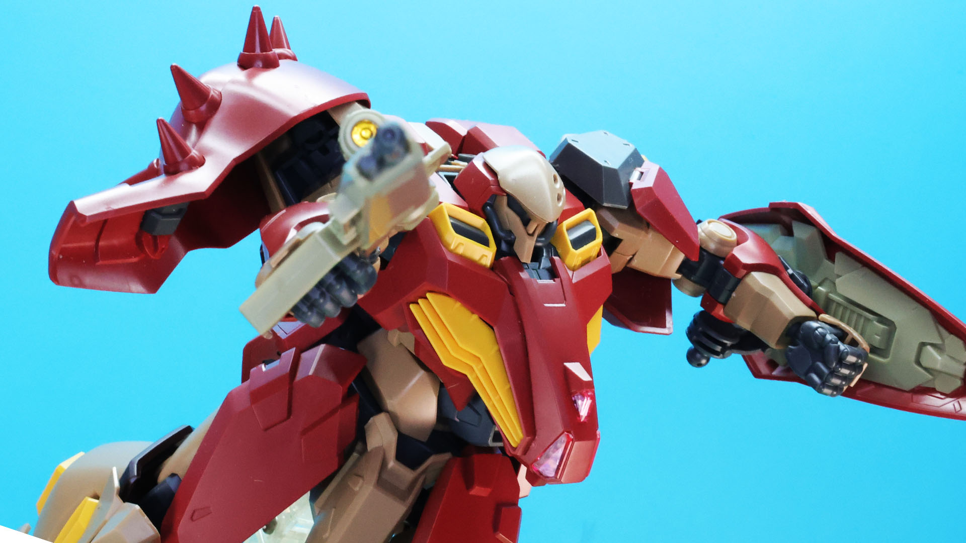 左腕の小型シールド裏にもしっかりとモールドが施されています