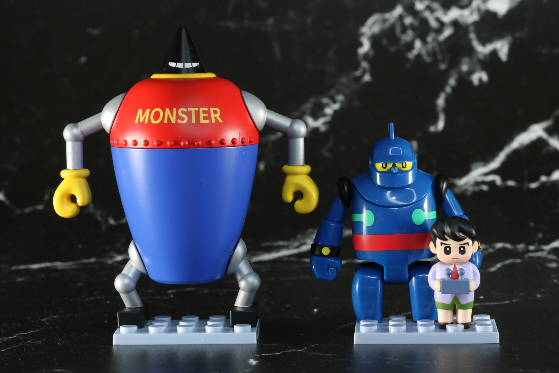 「BRICKROID 鉄人28号＆正太郎セット」と比較
