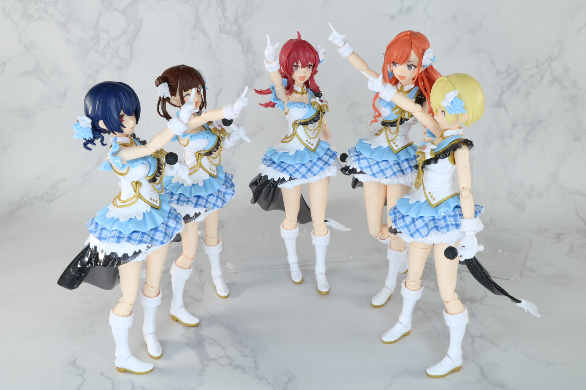 「放課後クライマックスガールズ……、最強のアイドルに……変身！」