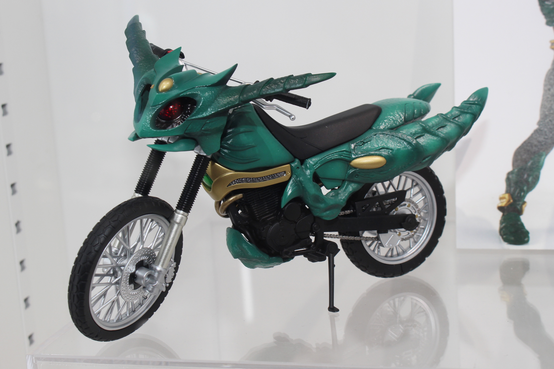 「S.H.Figuarts ギルスレイダー」。2027年3月発送予定。価格は11,000円。プレミアムバンダイ販売商品