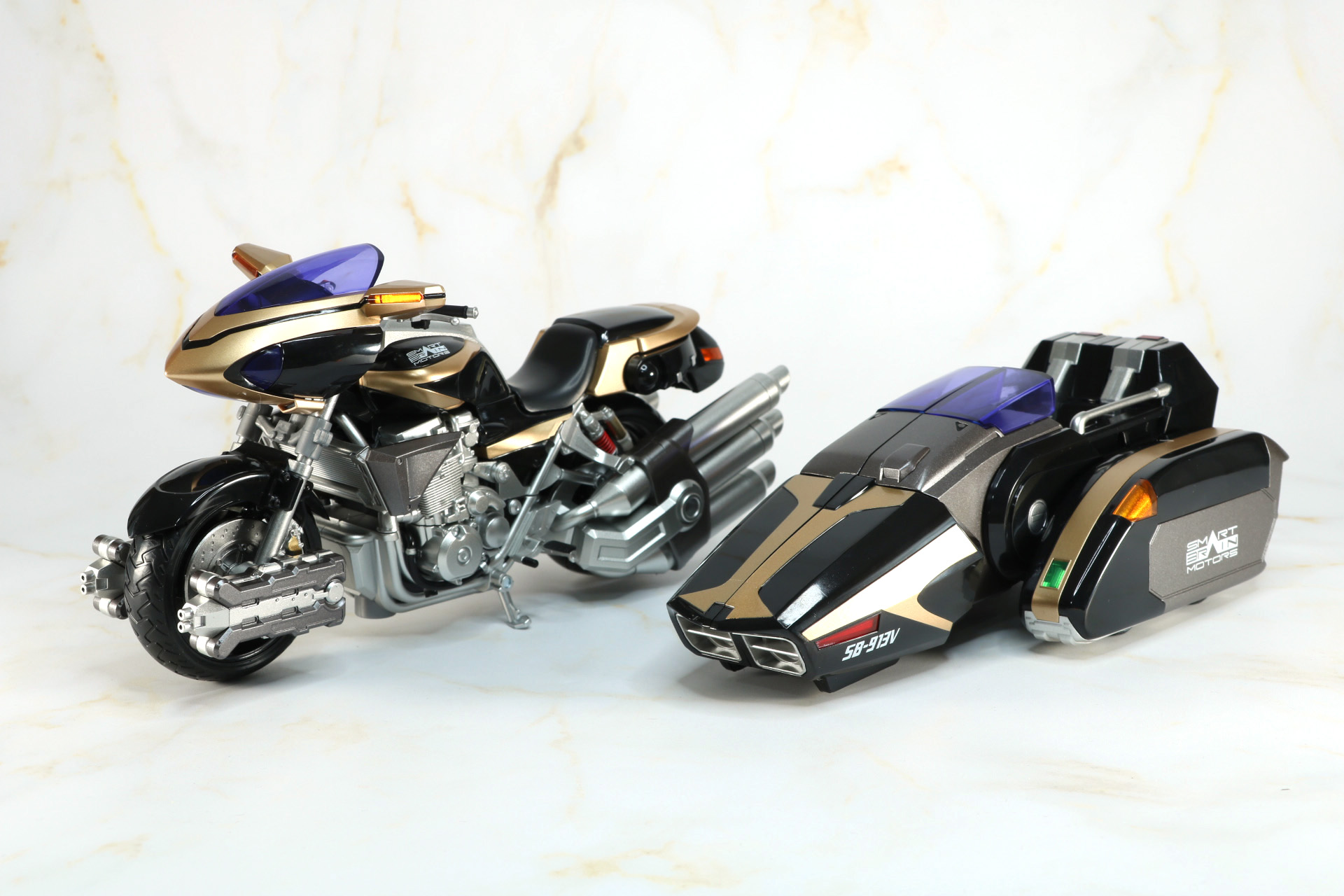 バイク本体、サイドカー