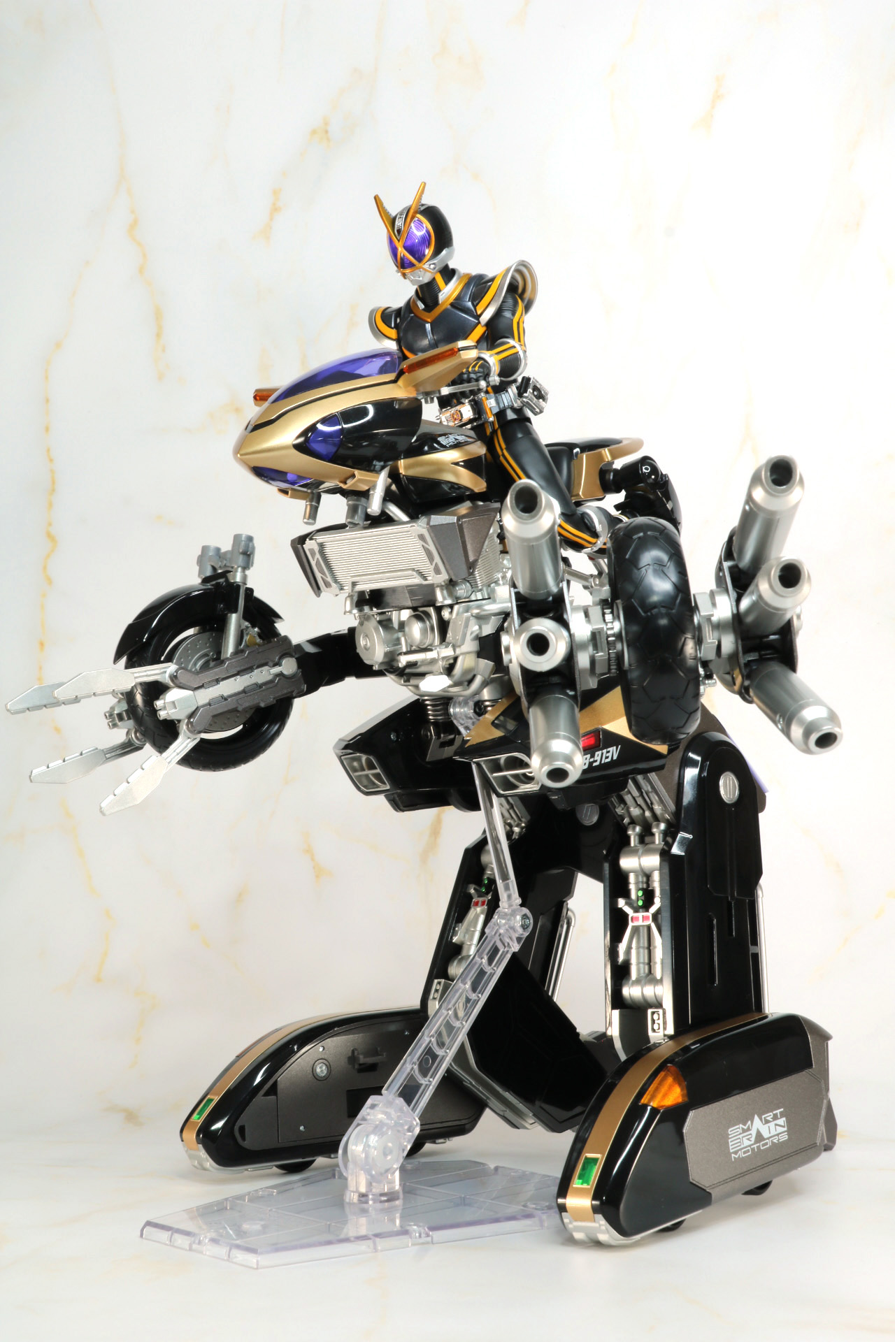 「S.H.Figuarts（真骨彫製法） 仮面ライダーカイザ」を搭乗することができる