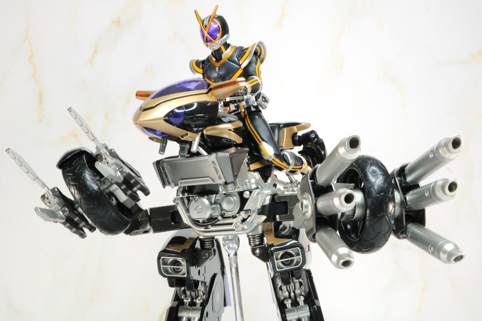 専用台座なしでもディスプレイが可能