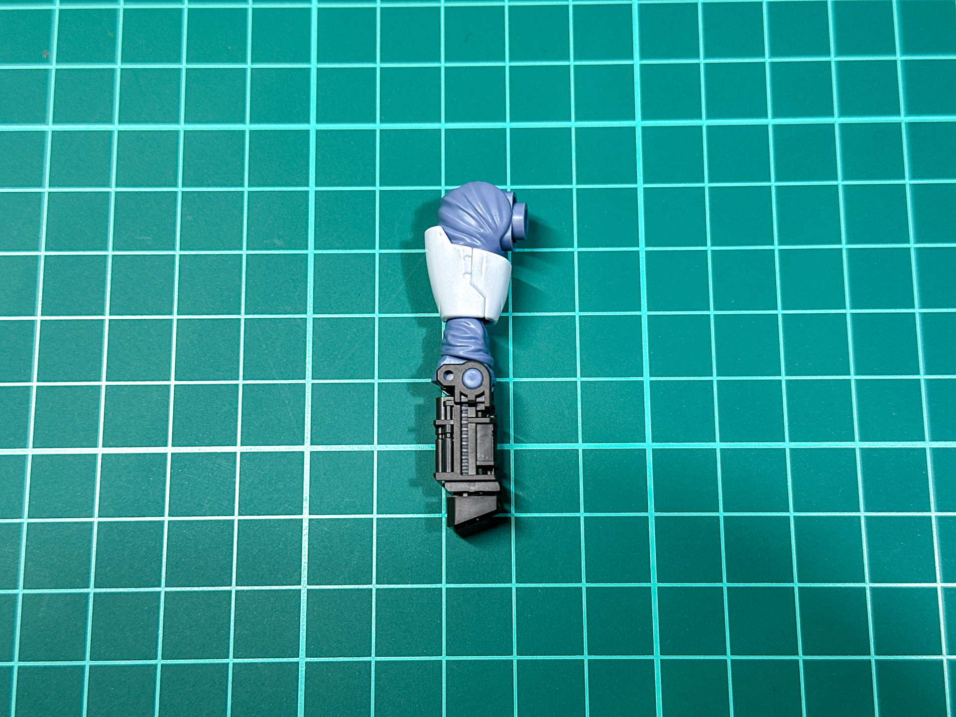 腕部の内部フレームは左右対称形状です。
