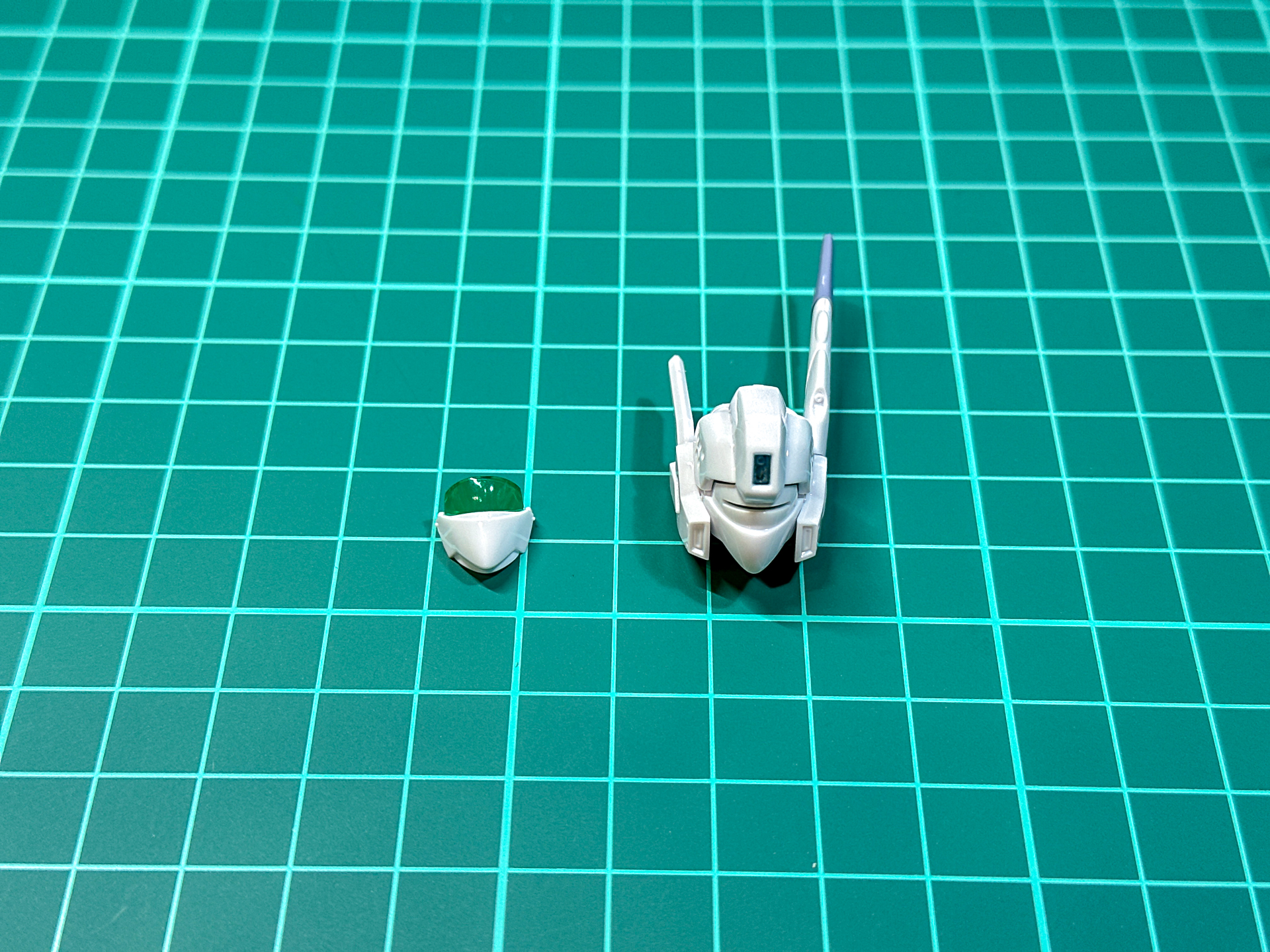 頭部シャッターの開閉はパーツ差し替え式です。