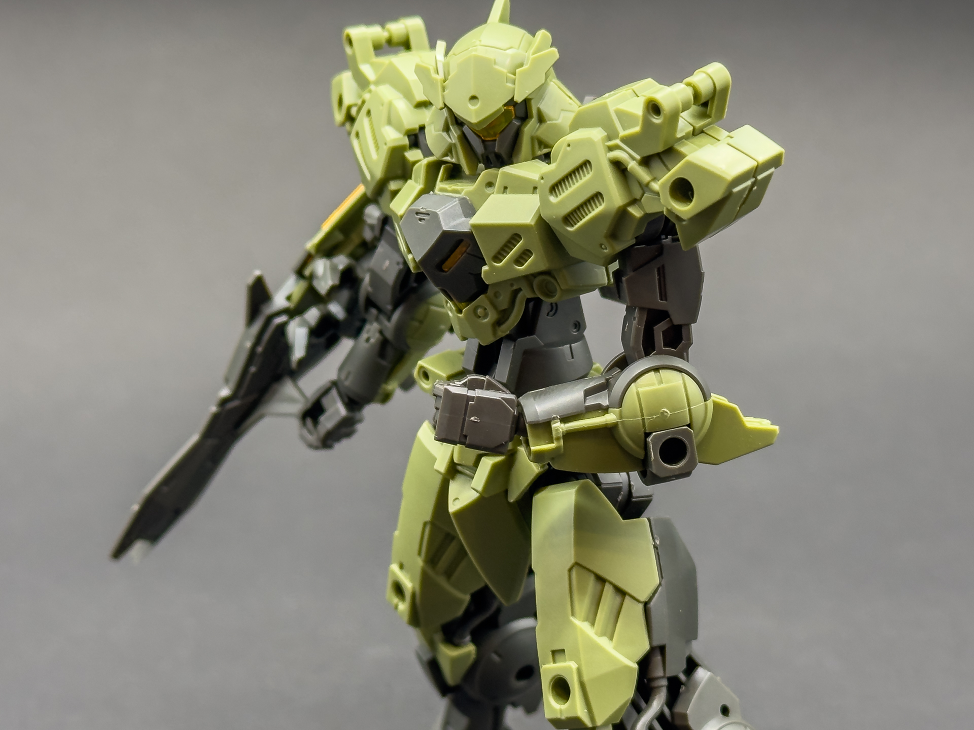 本キットのフレームは「30MM 1/144 eEXM-40 イグライト 01」と共通のパーツが採用されています。