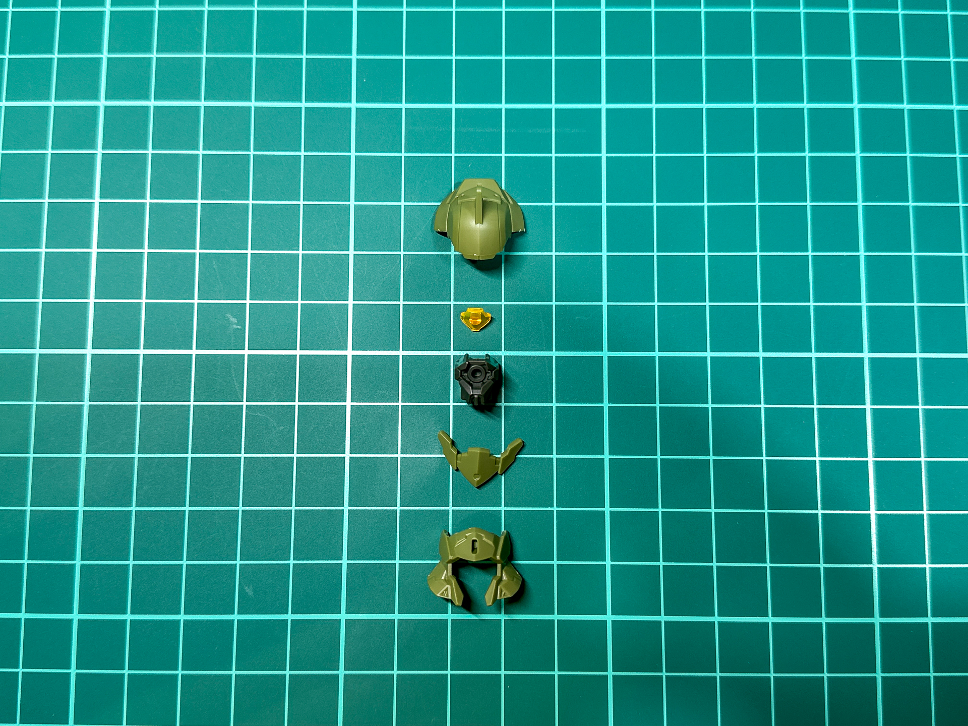 頭部パーツは「ポルタノヴァ」の2色から3色に色数が増えています。
