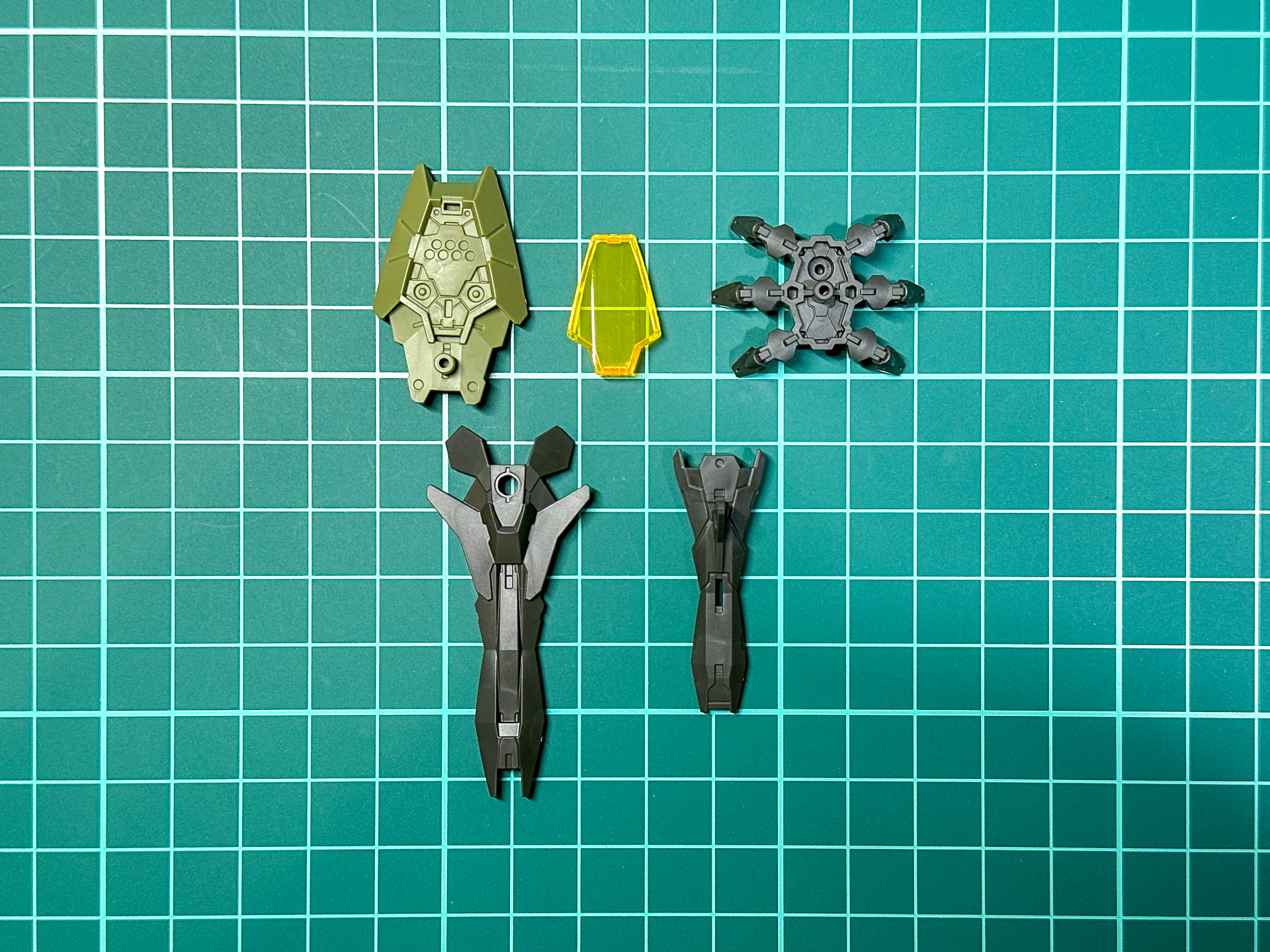 射撃武器をイメージしたロイロイにはロングバレルのパーツが付属します。