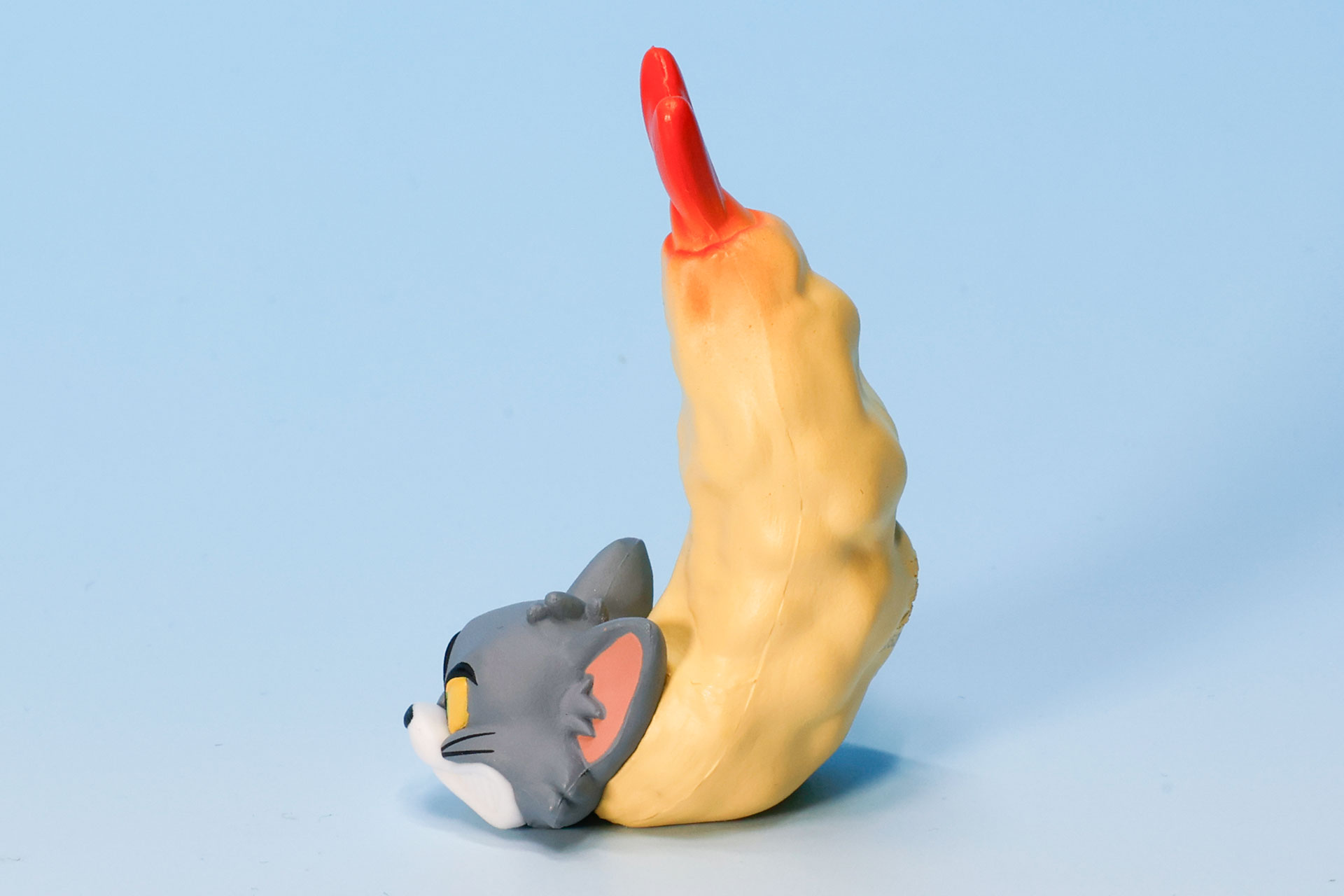横から見るとシュールさ倍増だ
