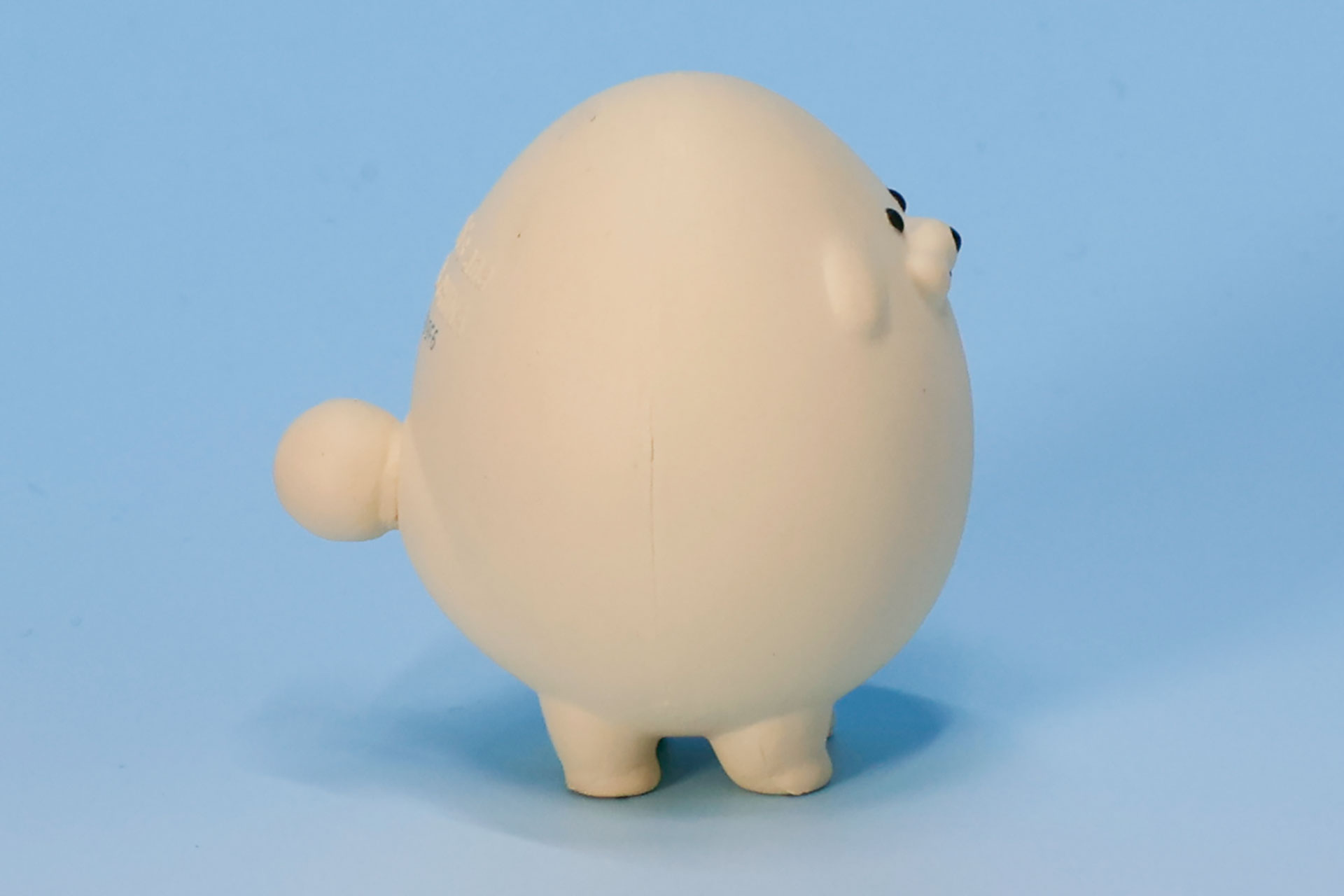 たまごらしい滑らかなフォルムをしている