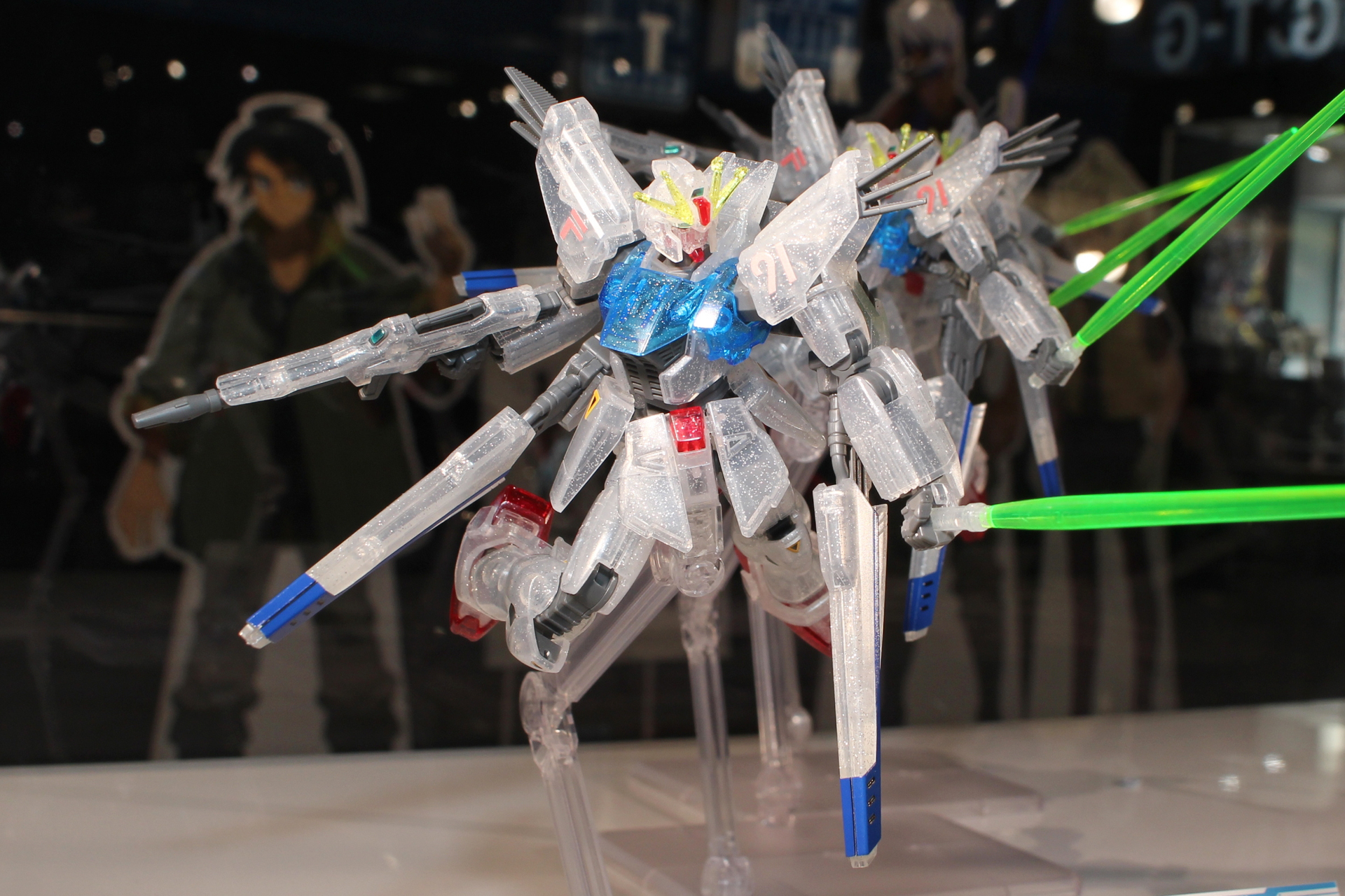 「HG 1/144 ガンダムF91 [残像イメージクリアーVer.]」。6月13日発売。価格は1,870円。ガンダムベース販売商品