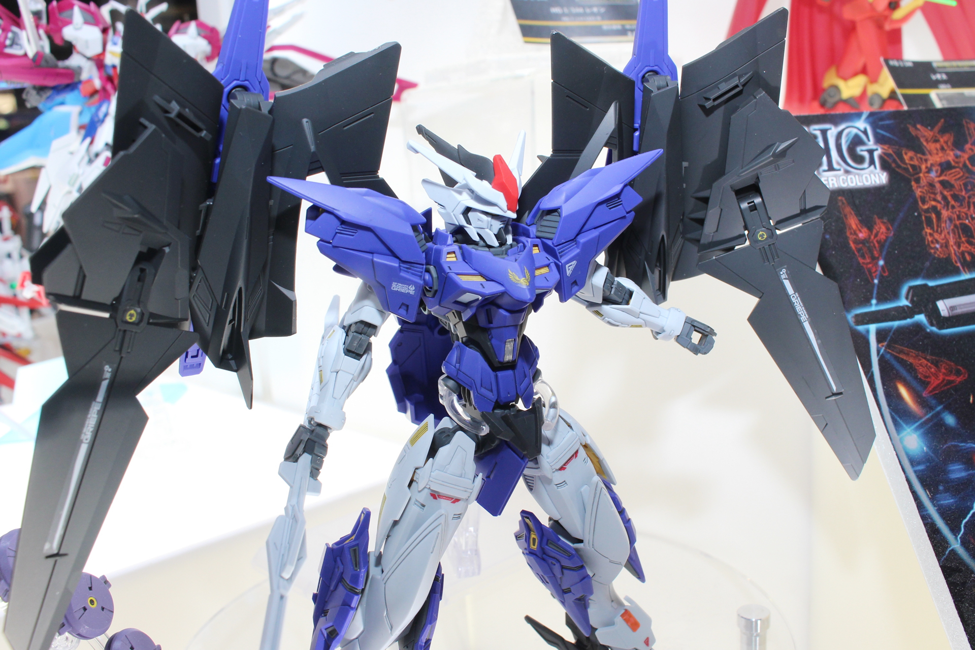装いも新たにデザインされたガンダムグリープ