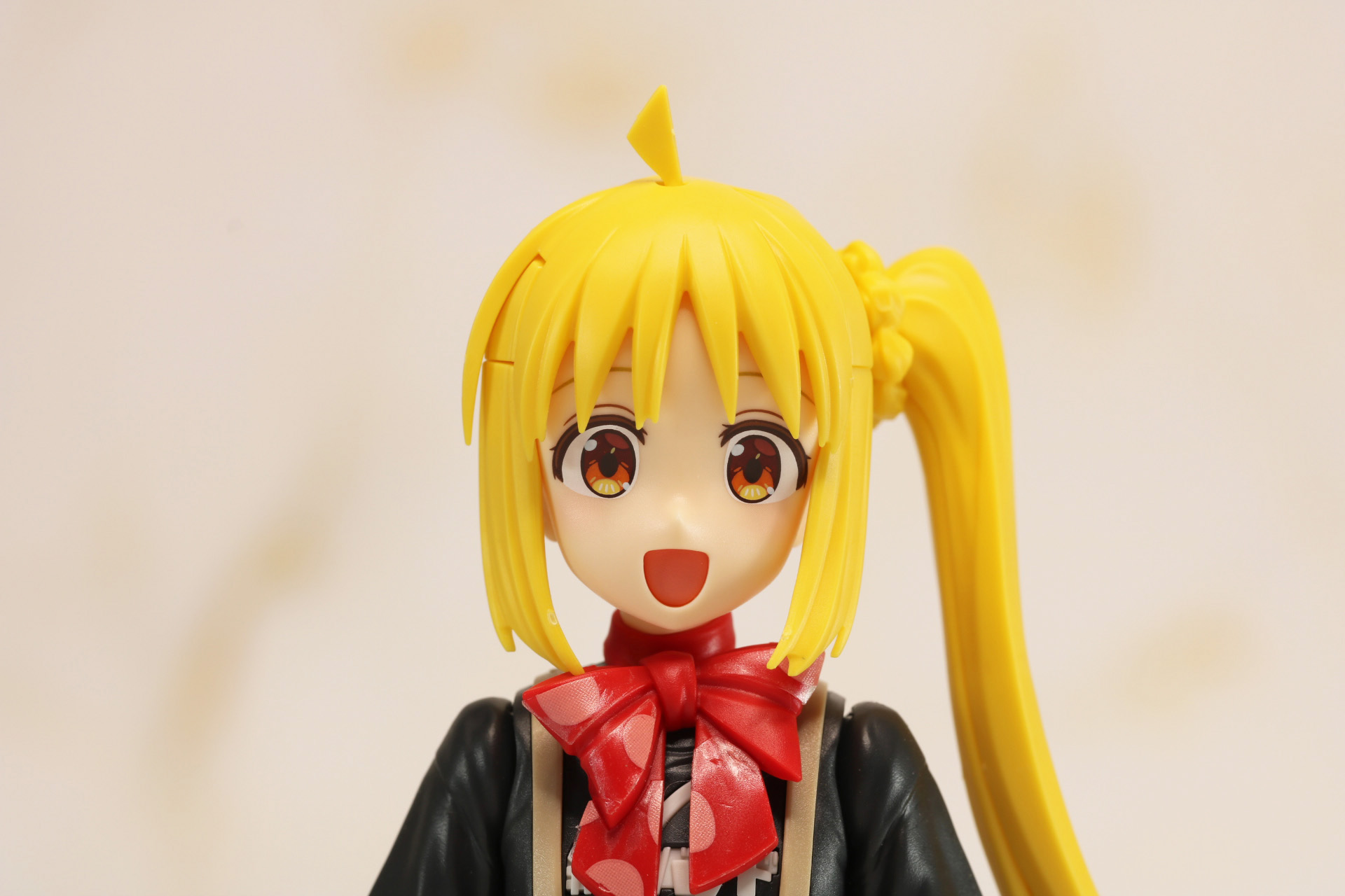 「通常顔」の印刷済みフェイスパーツ。元気いっぱいな印象となっている