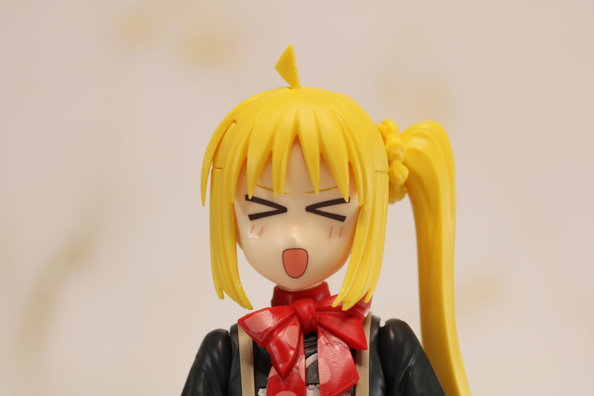 水転写式デカールからハイテンションフェイスパーツ。明るくノリノリな雰囲気