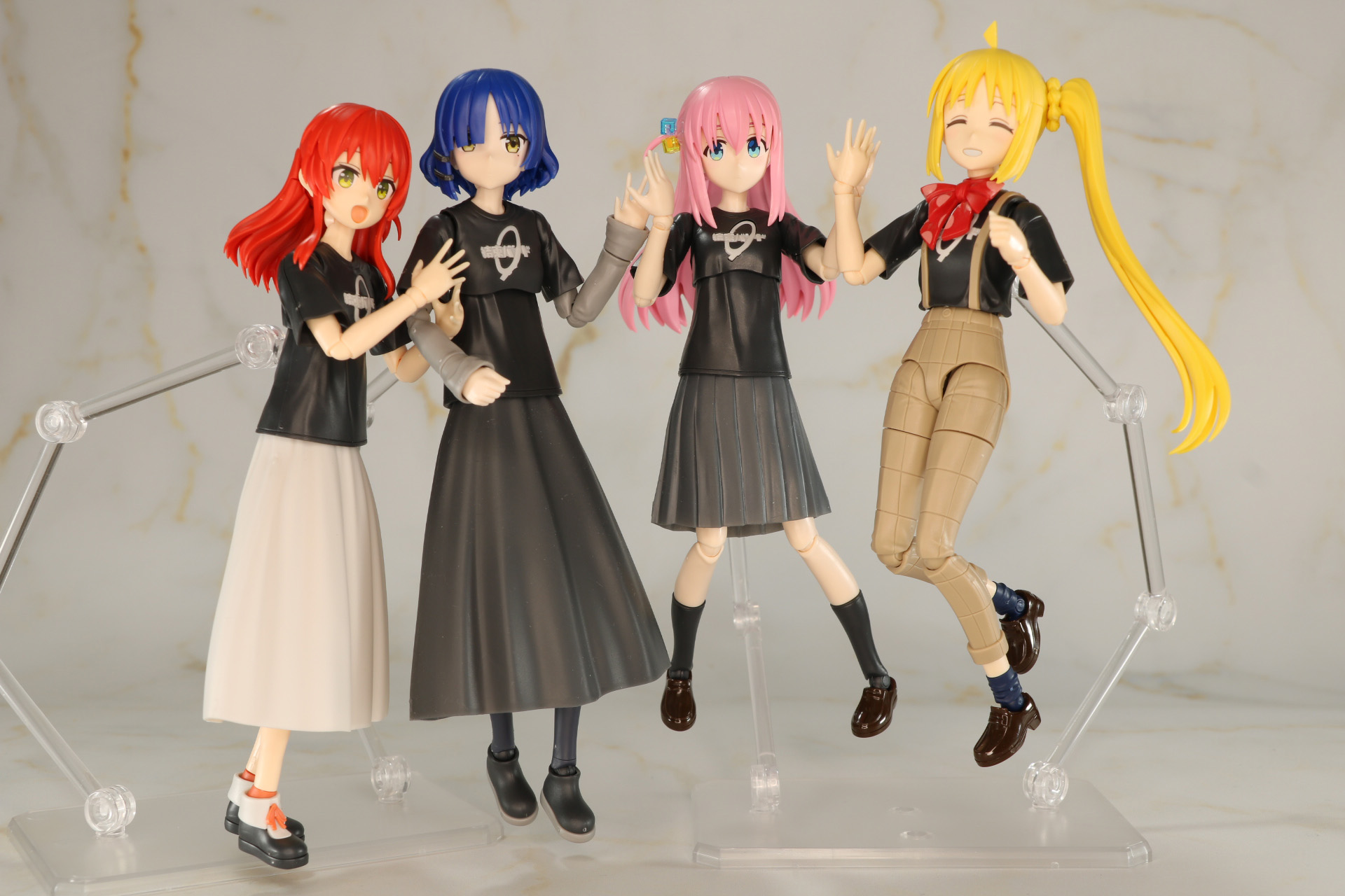 ジャンプポーズでのアー写を再現