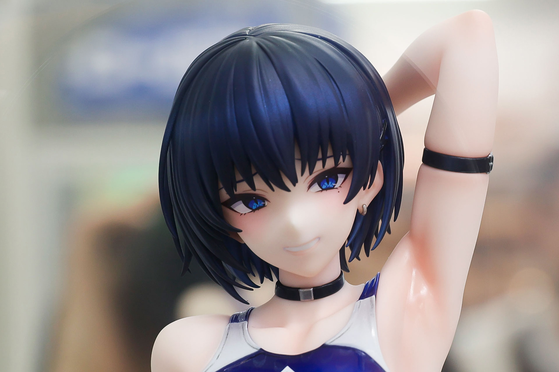 少し微笑むような表情が魅力的だ