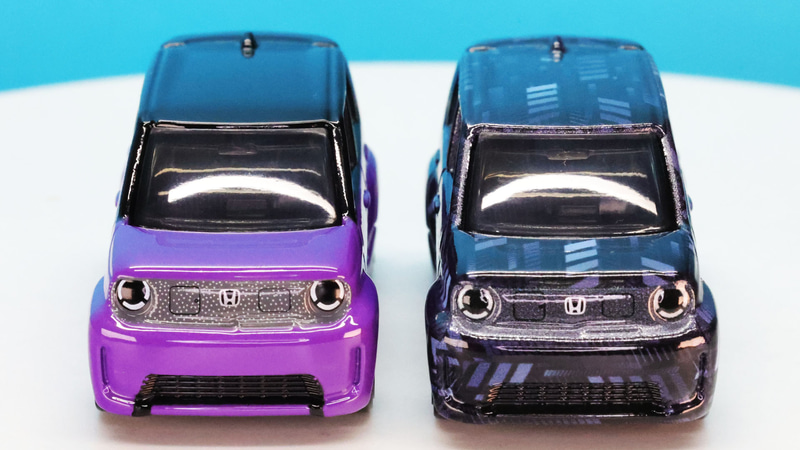 フロントマスク中央のガーニッシュに注目です。実車でのこの部分には廃棄されたバンパーを再生した素材を一部使用しています。トミカでは塗装＆プリントでこれを再現！細かなこだわりが楽しくなります