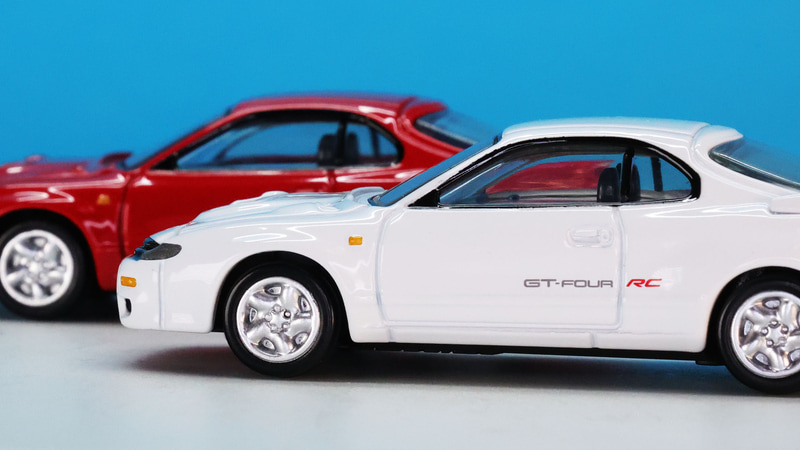 精密再現された純正ホイールの形状にも注目です。そして車体のサイドには“GT-FOUR RC”のロゴをプリントしています